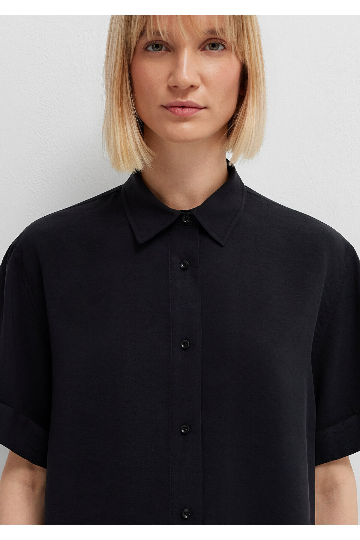 Modal (Tencel™) Karışımlı Siyah Gömlek Oversize / Geniş Kesim 1211488-900 — مشکی — تصویر 6 از 7