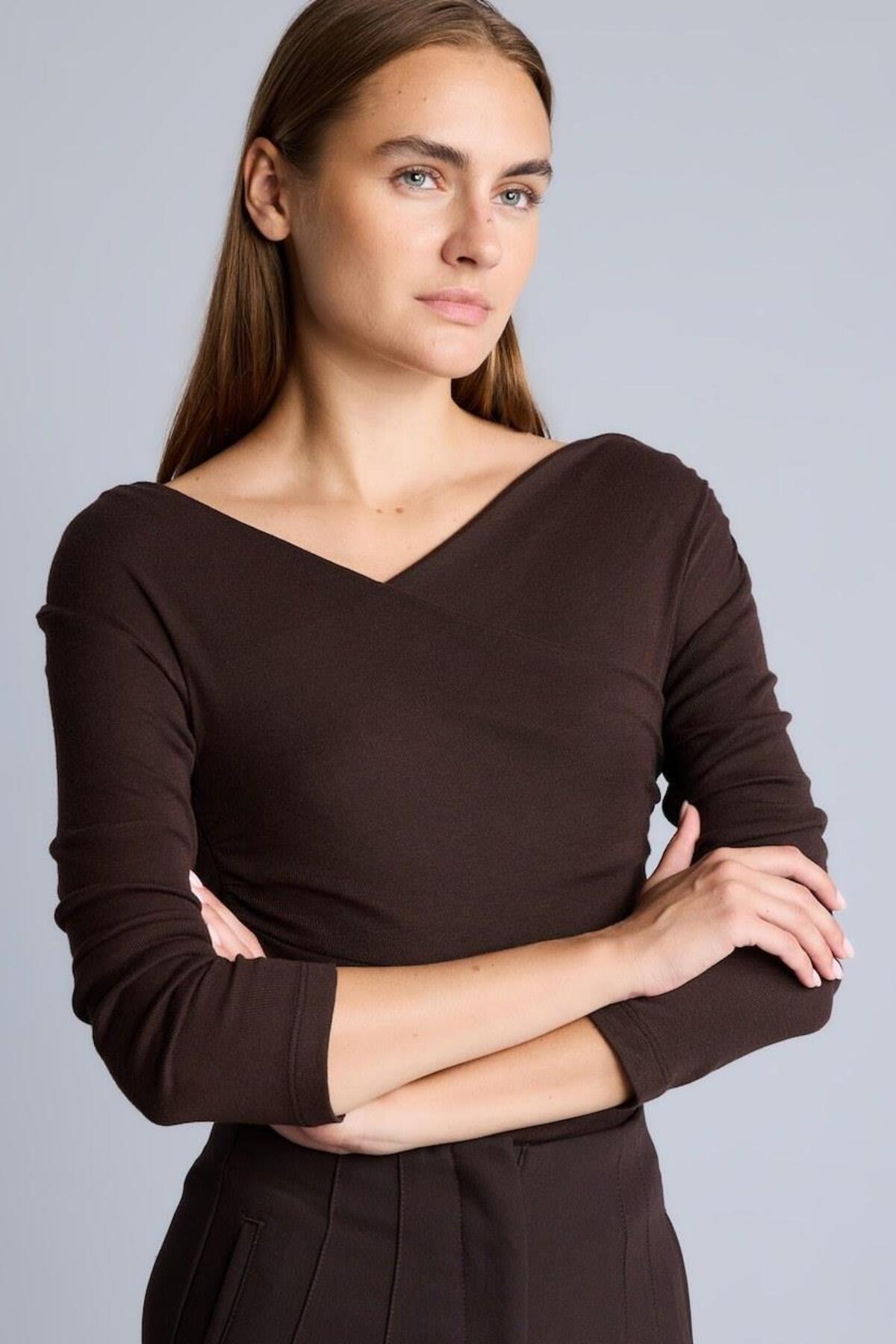 تیشرتزنانهDeFactoطلایی