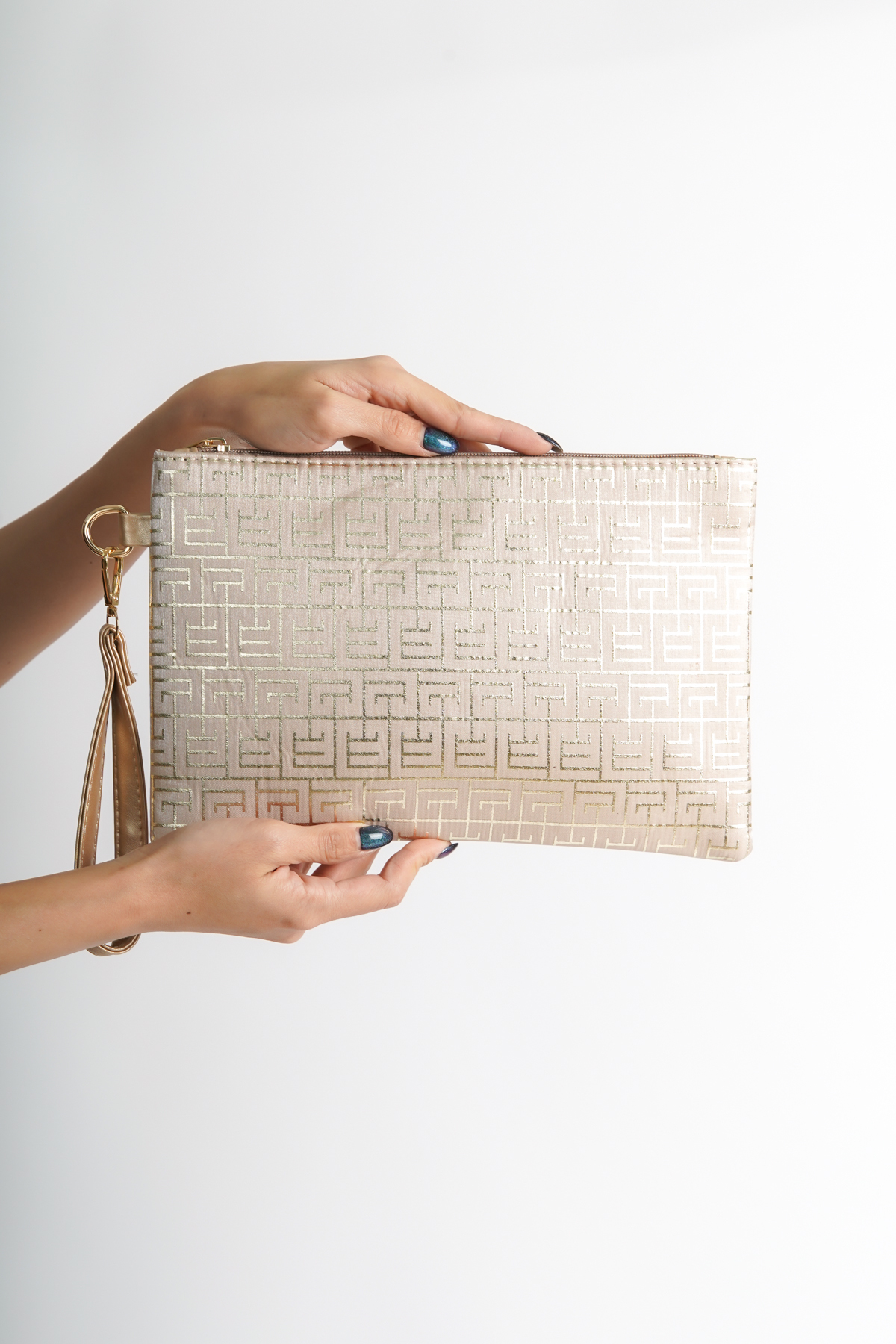 Capone Outfitters Saten Labirent Desenli Paris Kadın Clutch Çanta