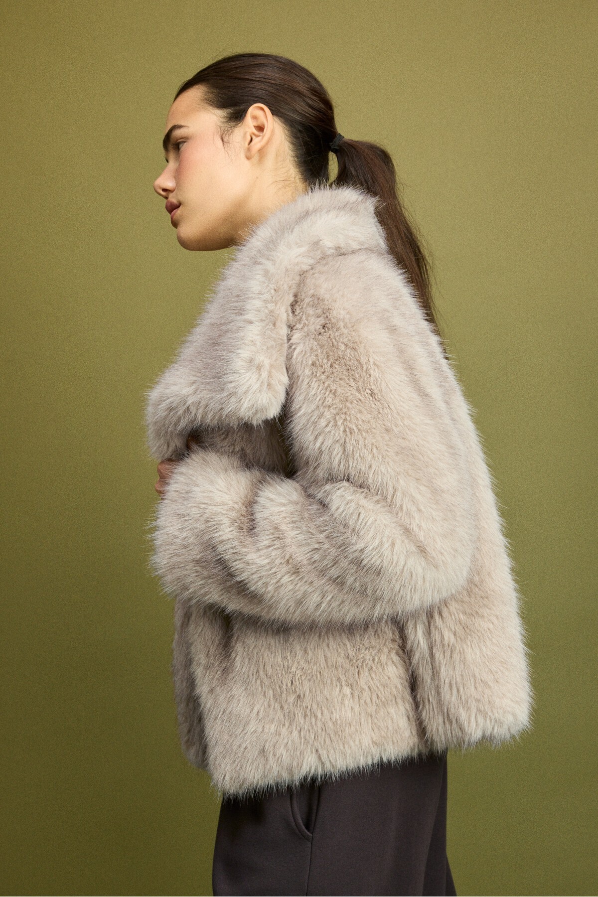 Stradivarius Basic dik yakalı suni kürk ceket