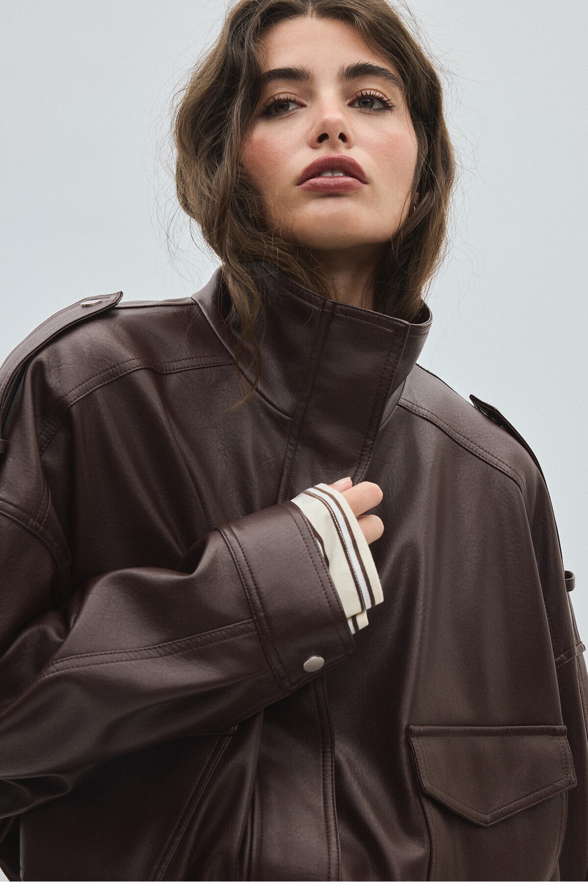 Stradivarius Oversize suni deri ceket görsel 4