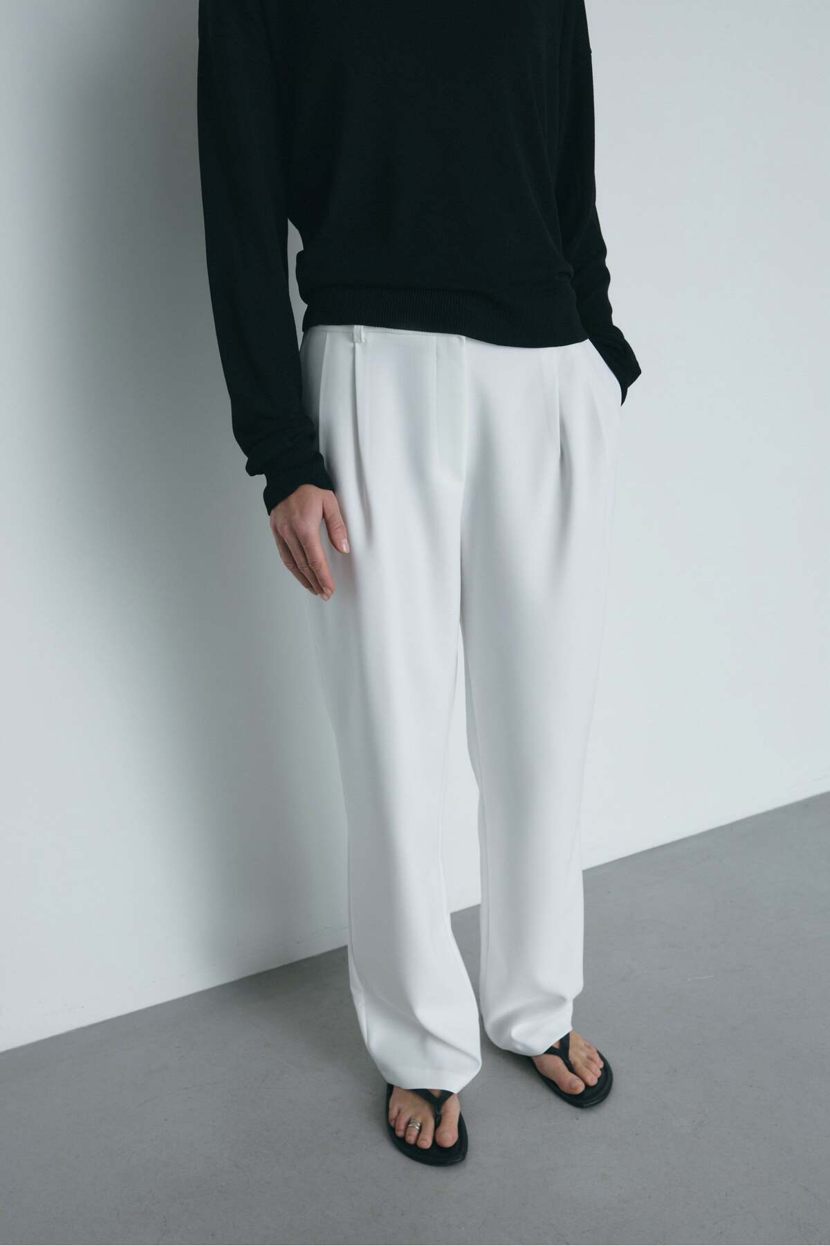 Suud Collection Beyaz Dalie Pileli Pantolon görsel 2