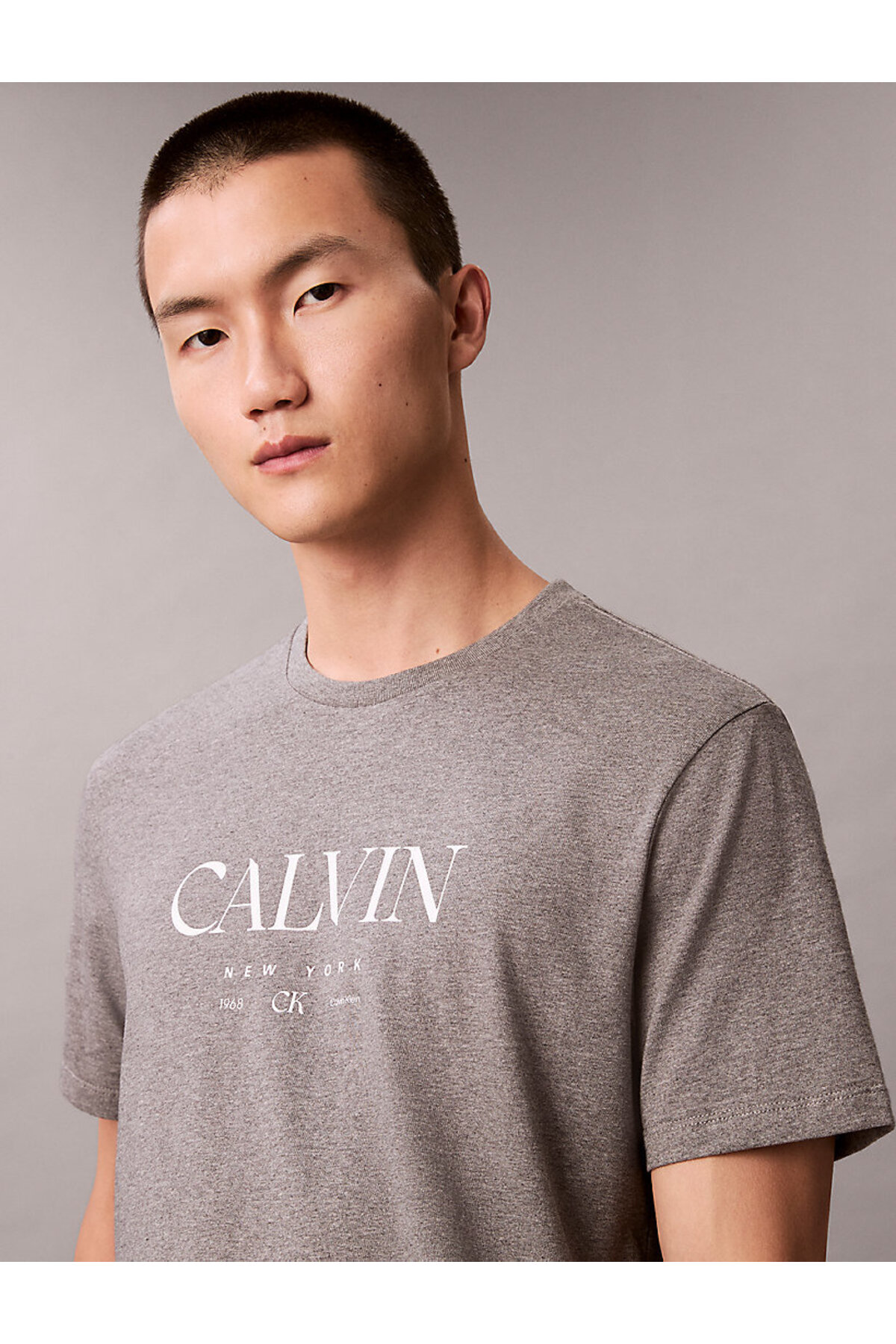 تیشرتمردانهCalvin Kleinخاکستری
