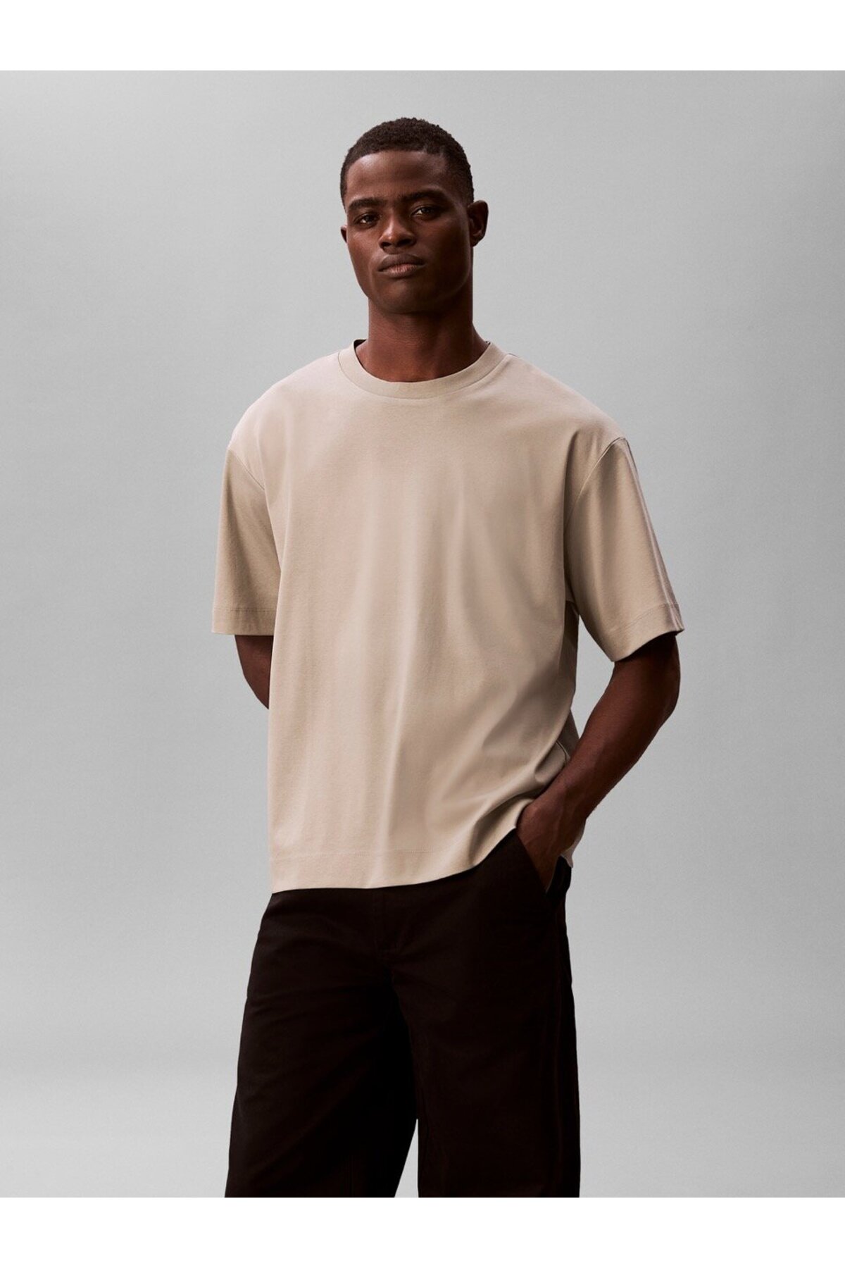 تیشرتمردانهCalvin Kleinبژ