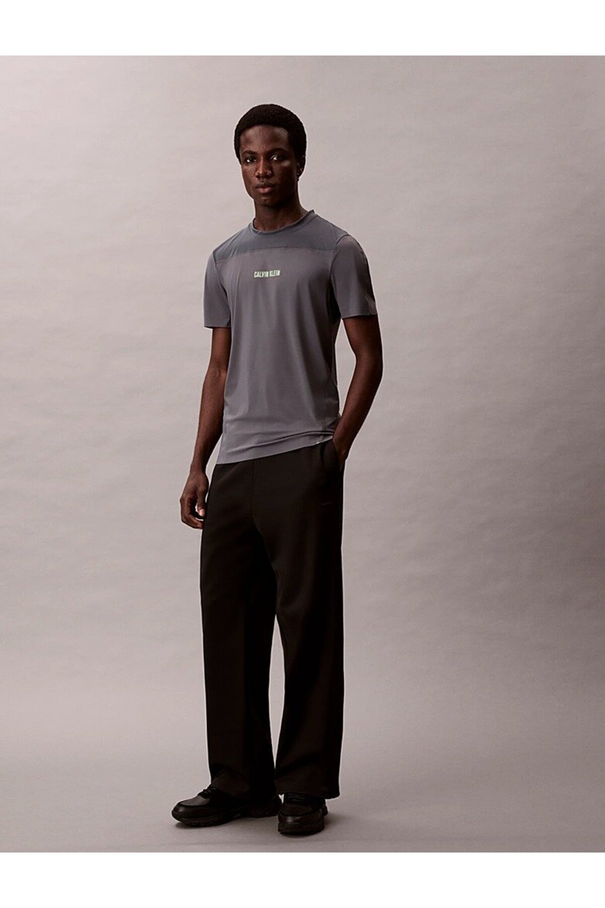 تیشرتمردانهCalvin Kleinخاکستری