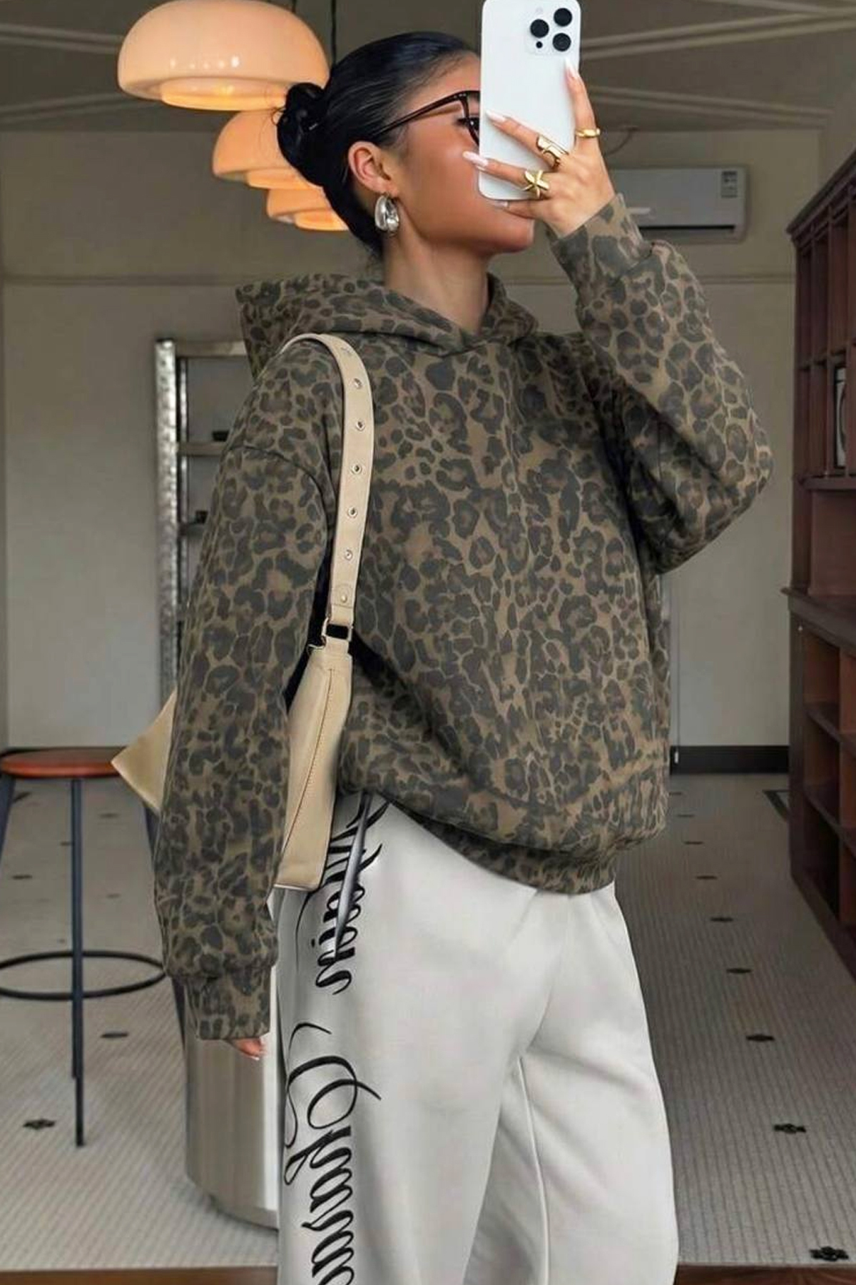 İlayda Toprak Hood Haki Leopar Desen Kapüşonlu Rahat Kalıp Hoodie Günlük Uzun Kollu Sweatshirt