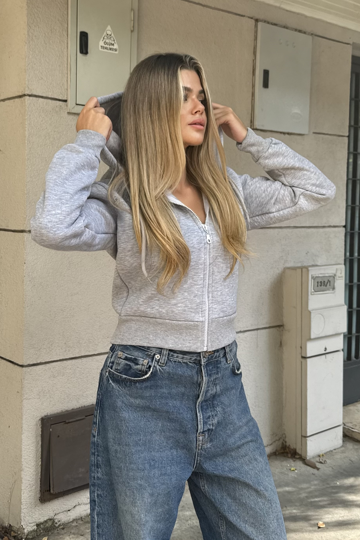 la & vetta Gri Kapüşonlu Oversize Crop Sweatshirt görsel 2