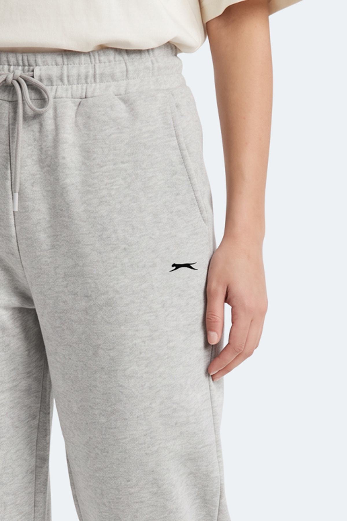 Slazenger MERYA I Kadın Slim Fit Gri Eşofman Altı görsel 4
