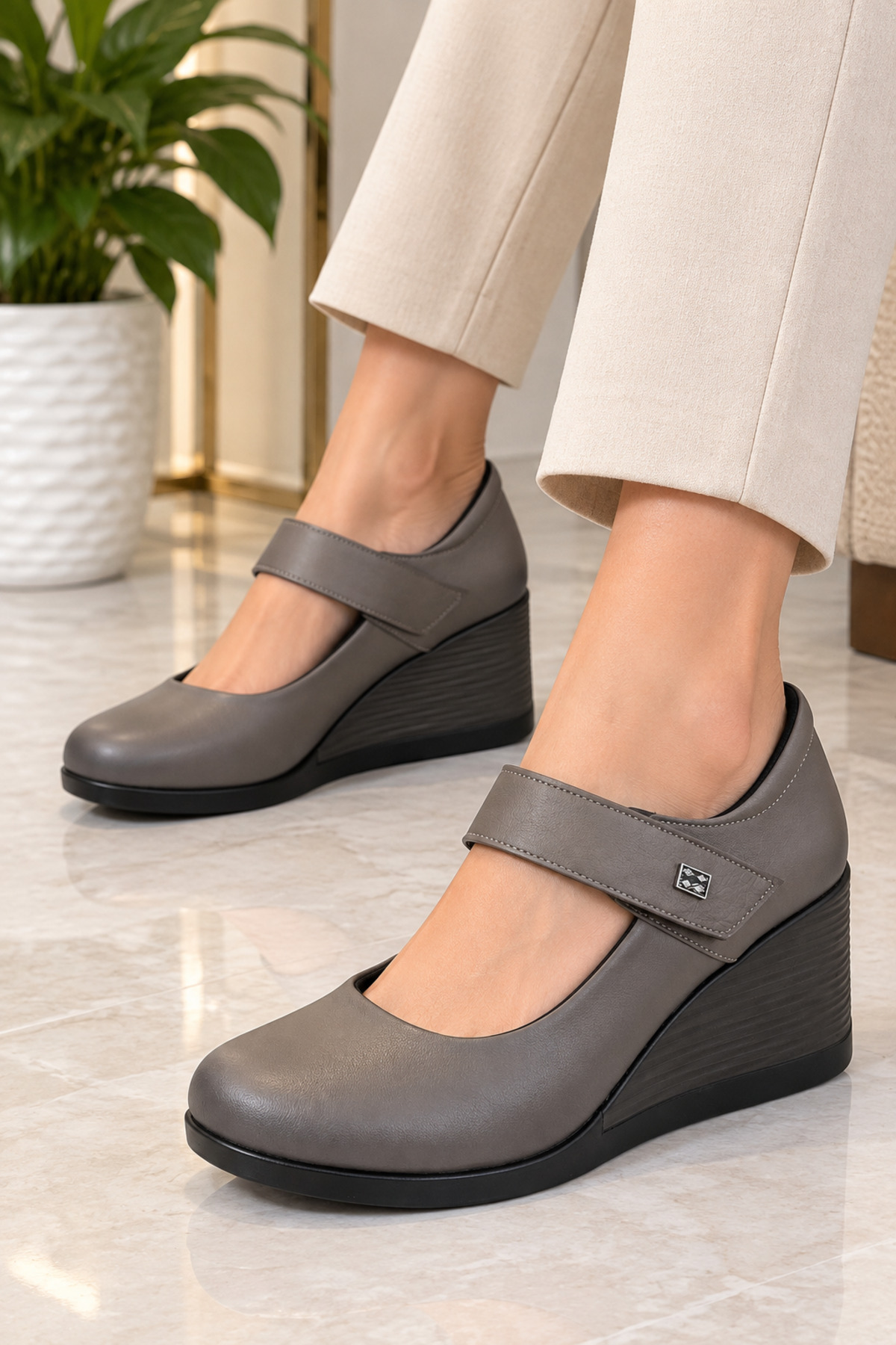 Maiss Shoes 1942 Kadın Hakiki Deri 6 cm Dolgu Topuk Günlük Ayakkabı