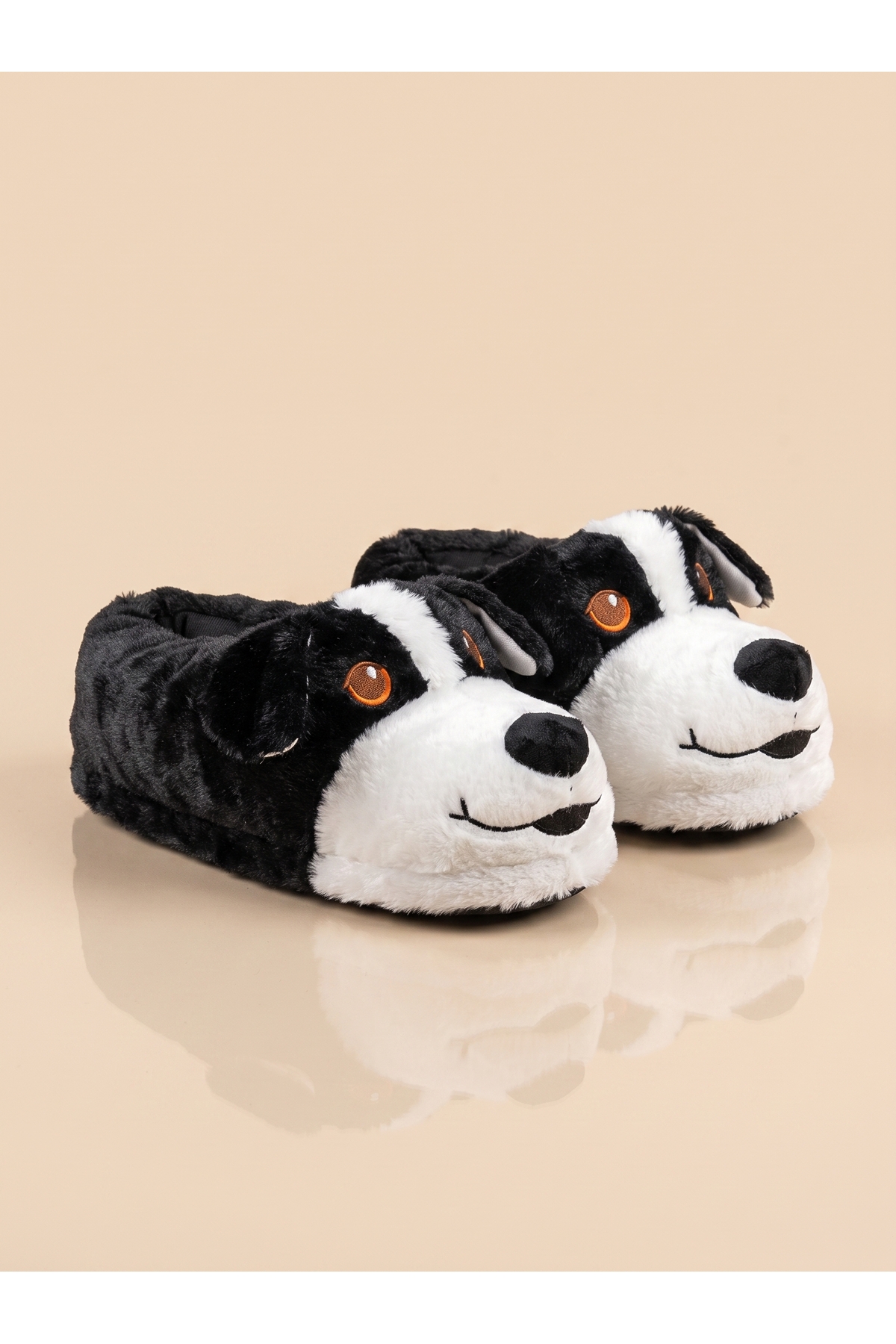 StepMore Kadın Siyah Beyaz Sevimli Köpek Figürlü Peluş Panduf Ev Terliği