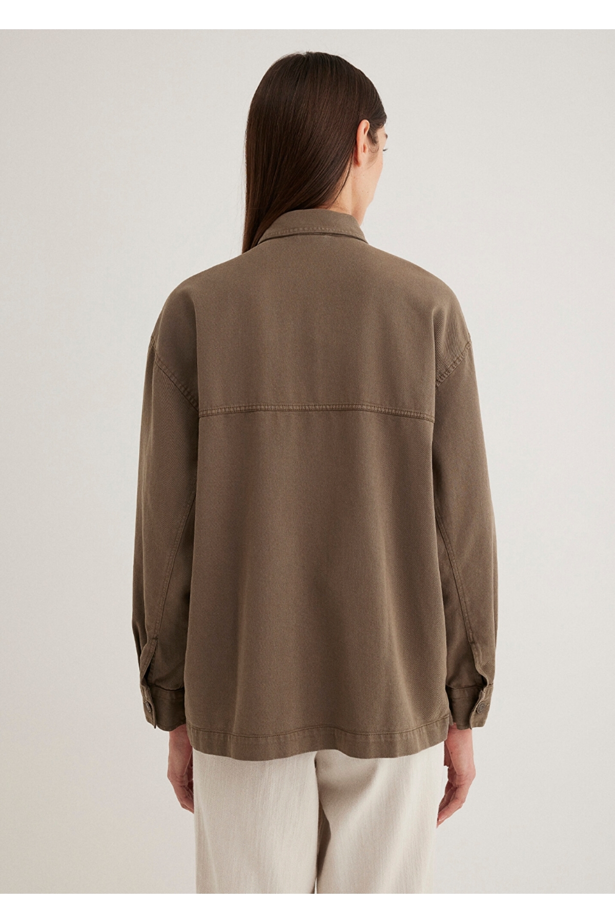%66 Lyocell (Tencel TM) %34 Pamuk karışımlı oversiz (geniş kesim) gömlek. — نارنجی 124469097556(özse giyim) — تصویر 3 از 4