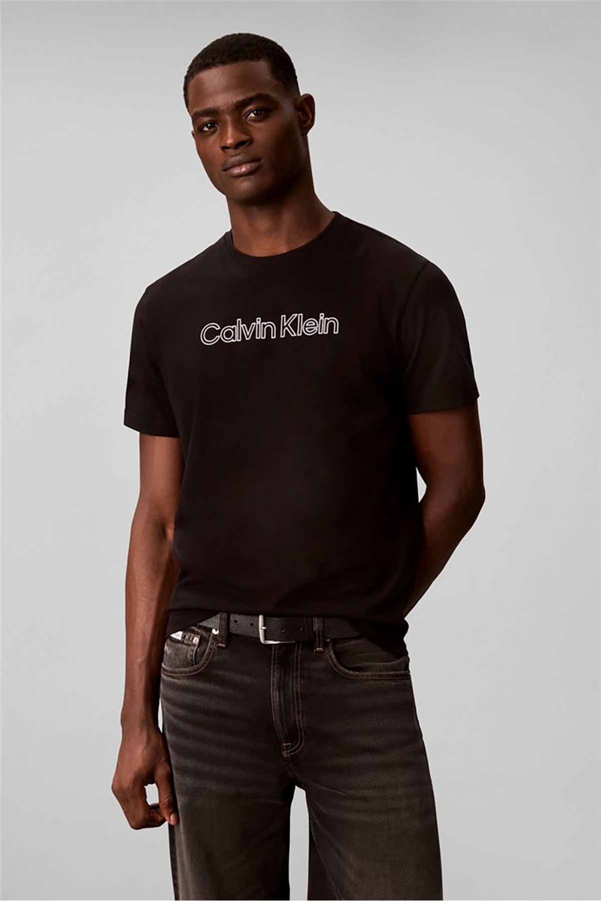 تیشرتمردانهCalvin Kleinمشکی تیشرتمردانهCalvin Kleinمشکی