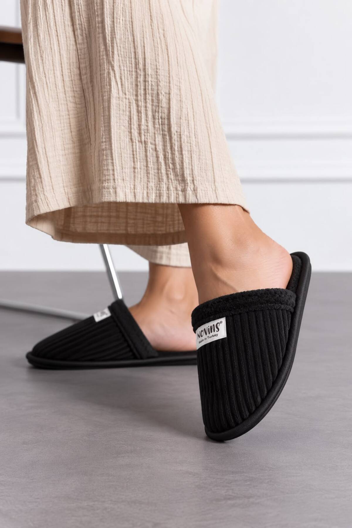 NOVİNS 3 Çift Avantajlı Karma Paket Fitilli Kumaş Peluş Ev Terliği Yumuşak Kürklü Sıcak Kışlık Unisex Ev Terliği görsel 4