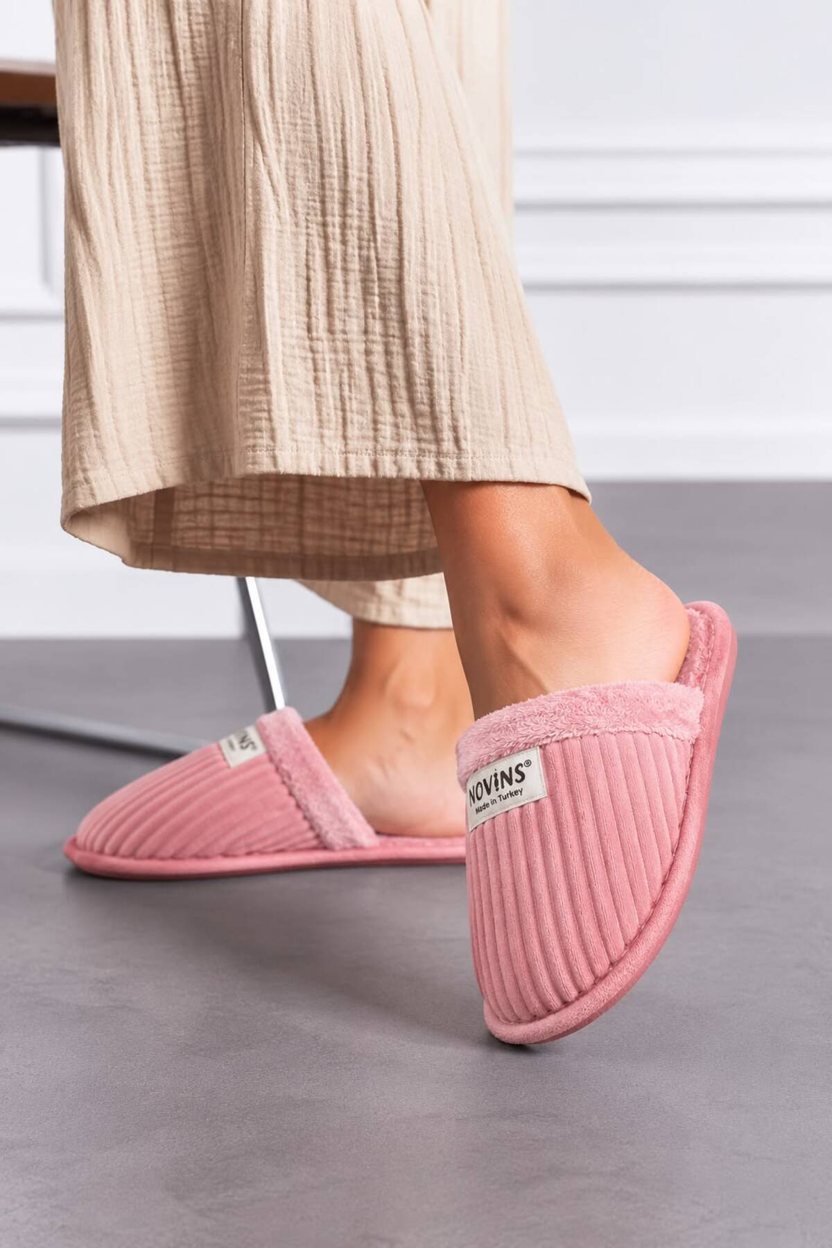 NOVİNS 3 Çift Avantajlı Karma Paket Fitilli Kumaş Peluş Ev Terliği Yumuşak Kürklü Sıcak Kışlık Unisex Ev Terliği görsel 5