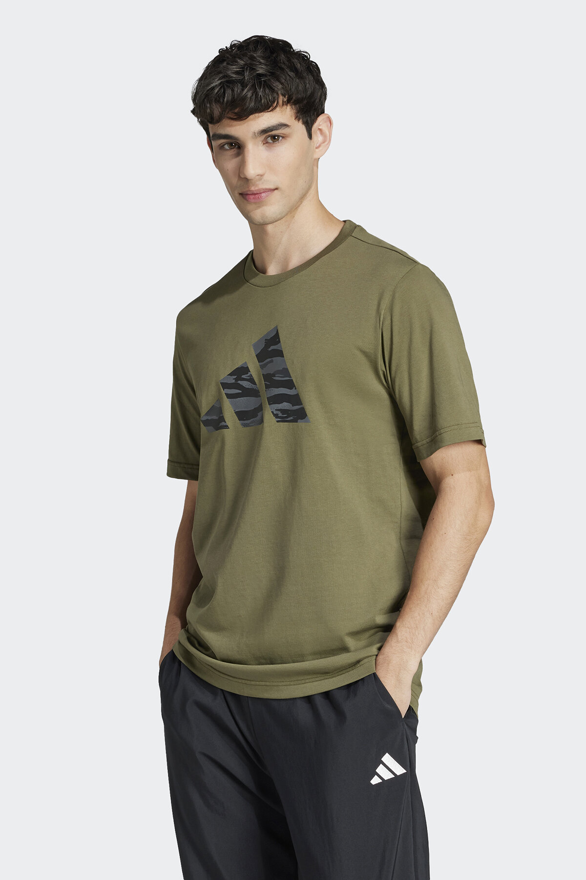 تیشرتمردانهadidasسبز