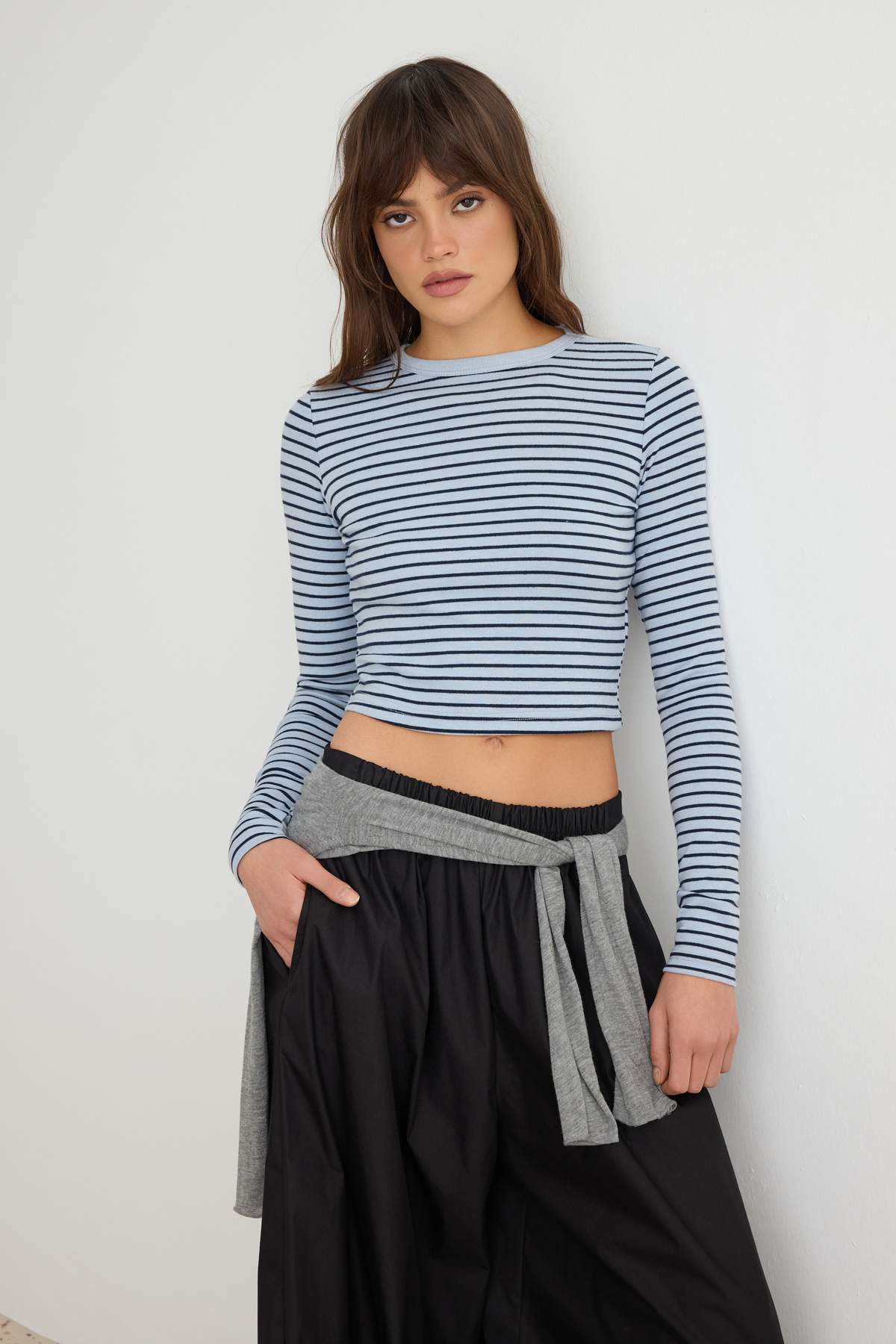 Trendyolmilla Çok Renkli Çizgili Viskoz Yumuşak Kumaşlı Fitted Crop Esnek Örme Bluz TWOAW24BZ00048