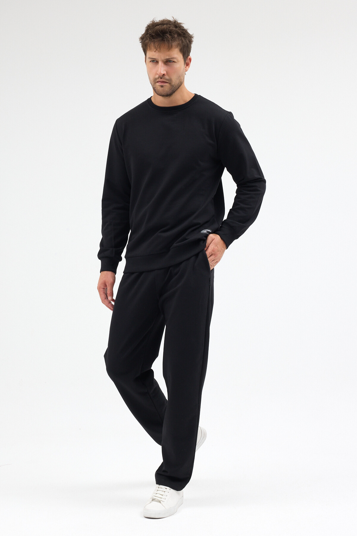 Siyah Relaxed Fit Bisiklet Yaka Sweatshirt Düz Paça Erkek Eşofman Takımı — مشکی MTLCE3847 — تصویر 3 از 9
