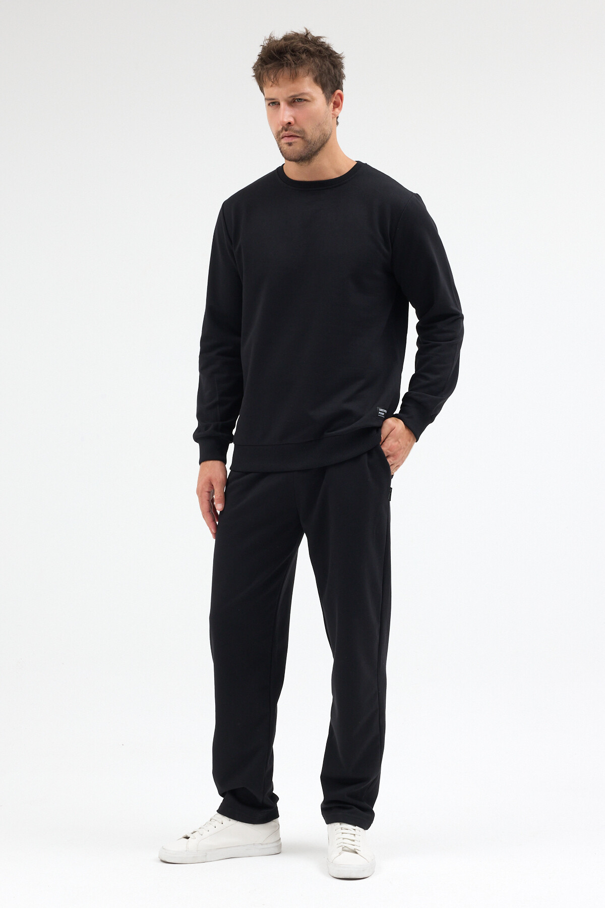 Siyah Relaxed Fit Bisiklet Yaka Sweatshirt Düz Paça Erkek Eşofman Takımı — مشکی MTLCE3847