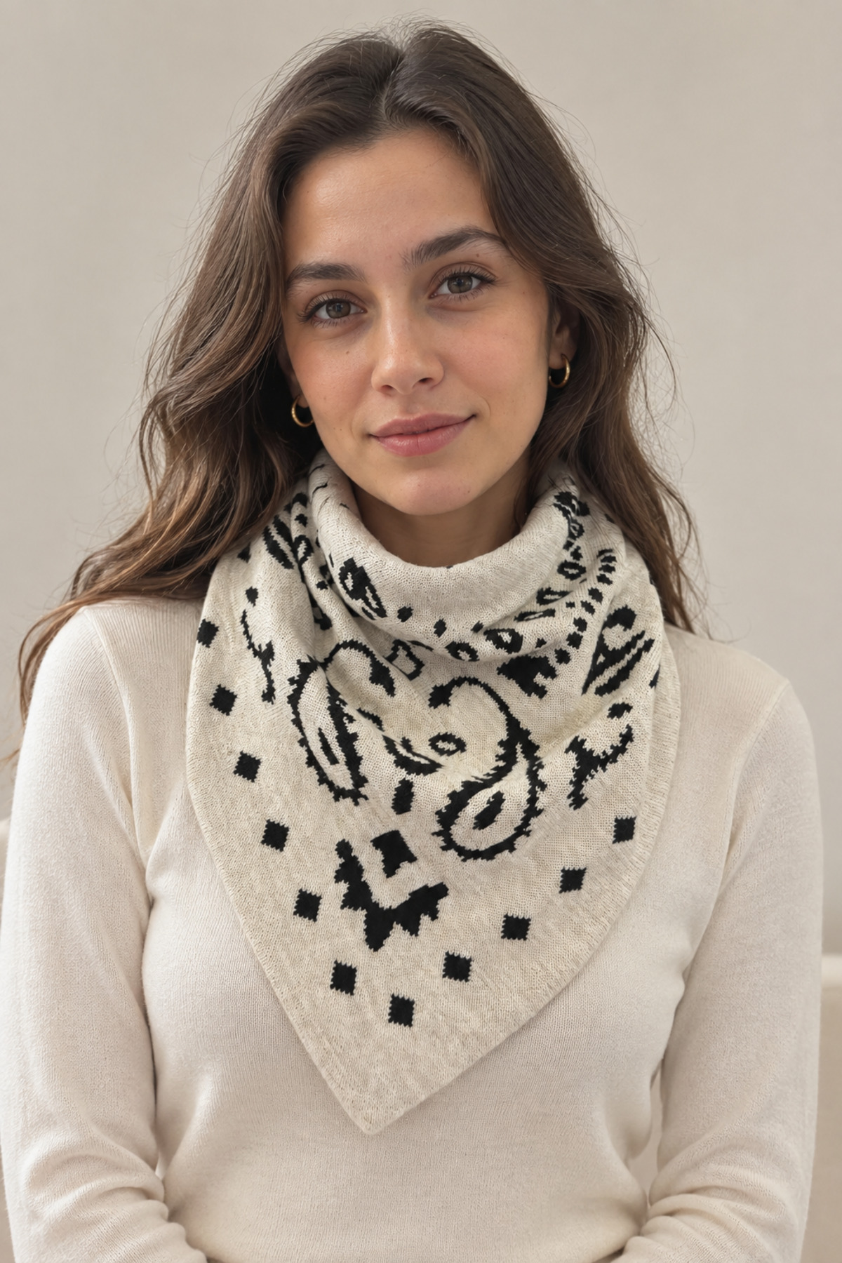Sebir Moda Desenli Çift Taraflı Triko Üçgen Fular