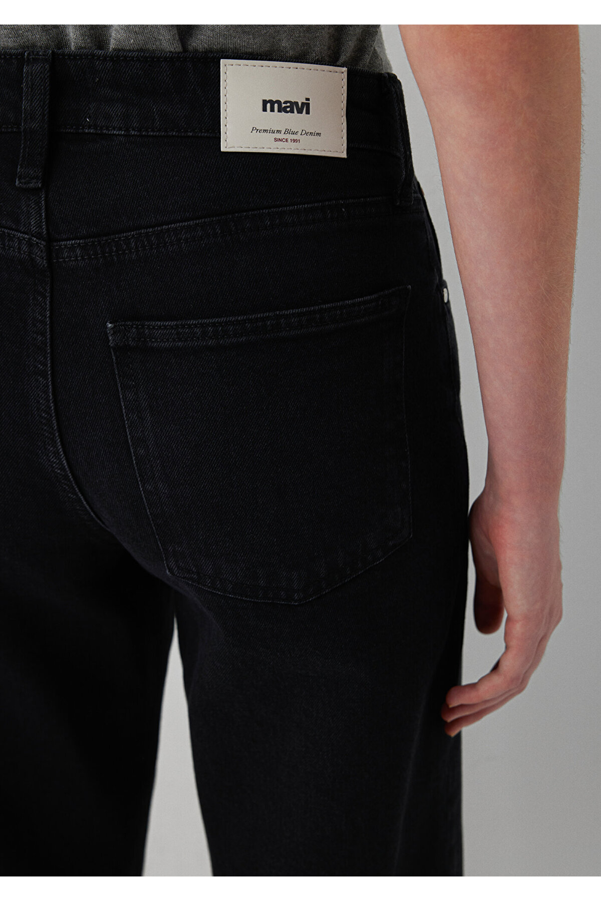 Mavi Leila Premium Blue Koyu Gri Jean Pantolon 1010600-A6198 görsel 8
