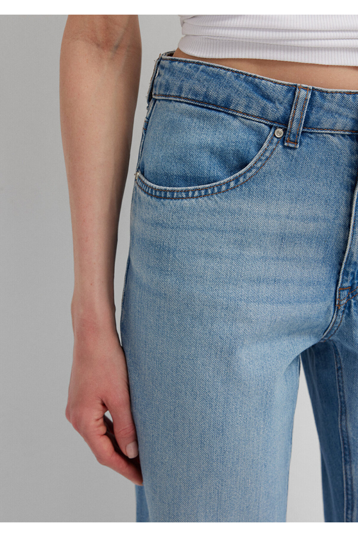 Mavi Iconic Puslu Açık Jean Pantolon 1021060-A3928 görsel 7