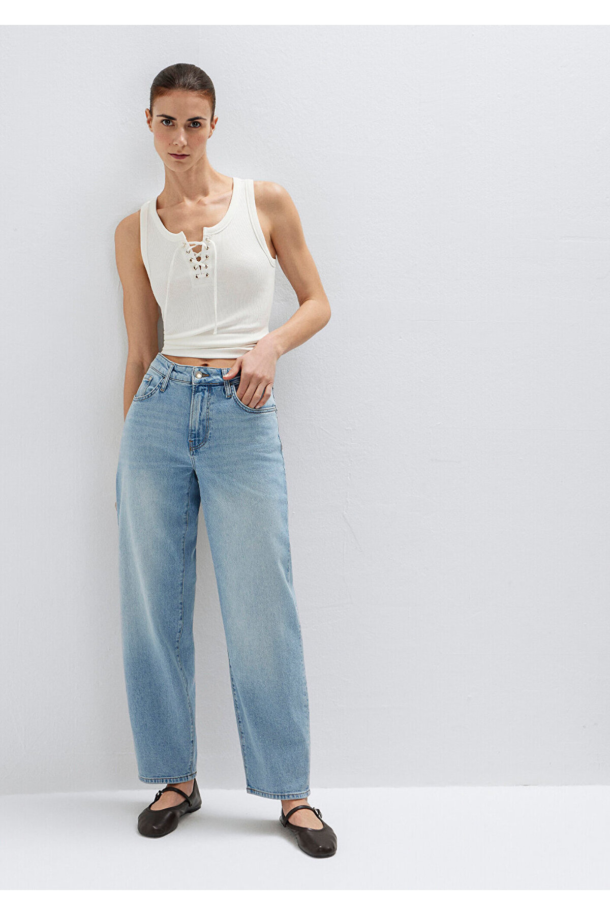 Mavi Leila Premium Blue Gölgeli Açık Jean Pantolon 1010600-A1573 görsel 2