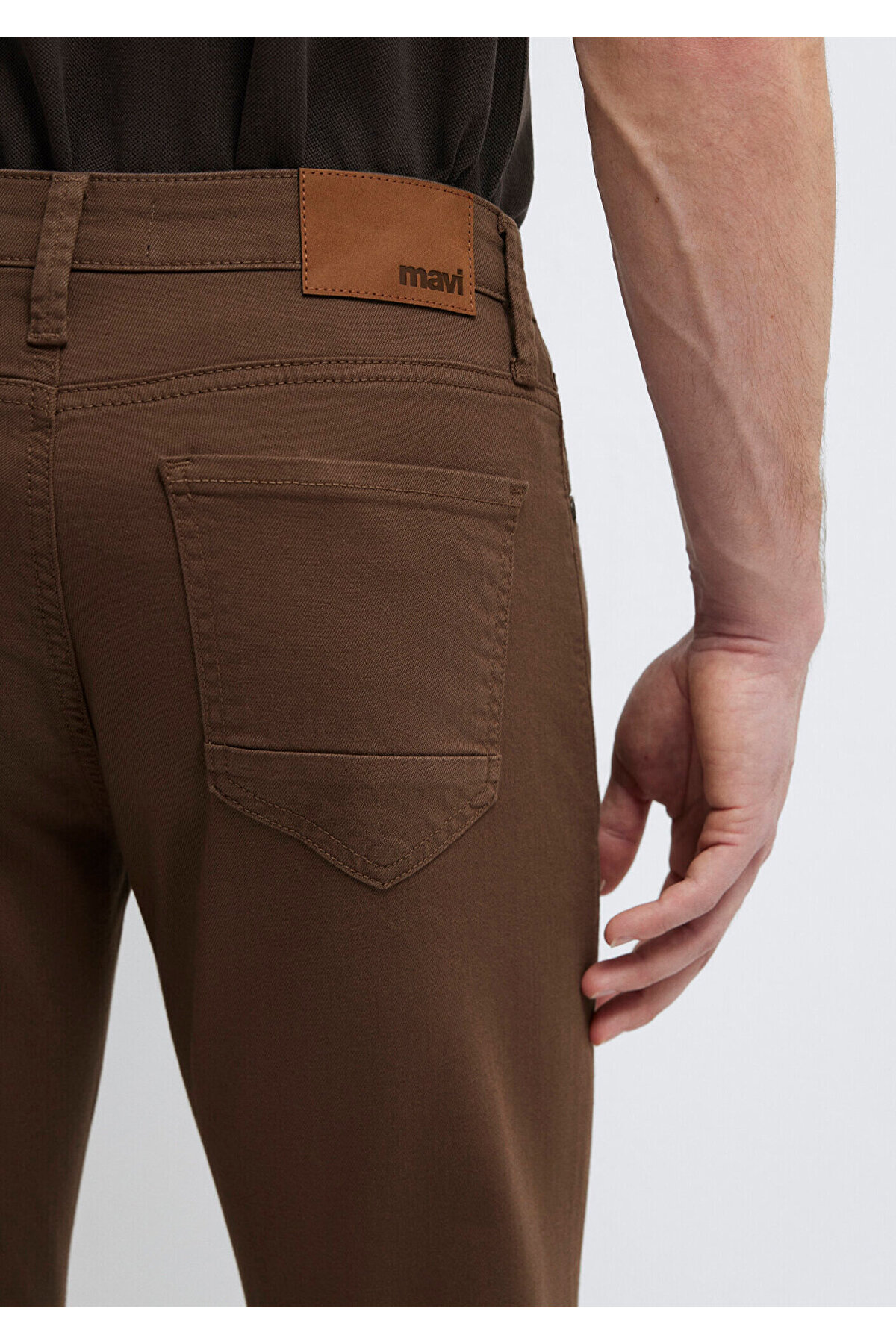 Mavi Martin Kahverengi Comfort Gabardin Pantolon 0037890680 görsel 8