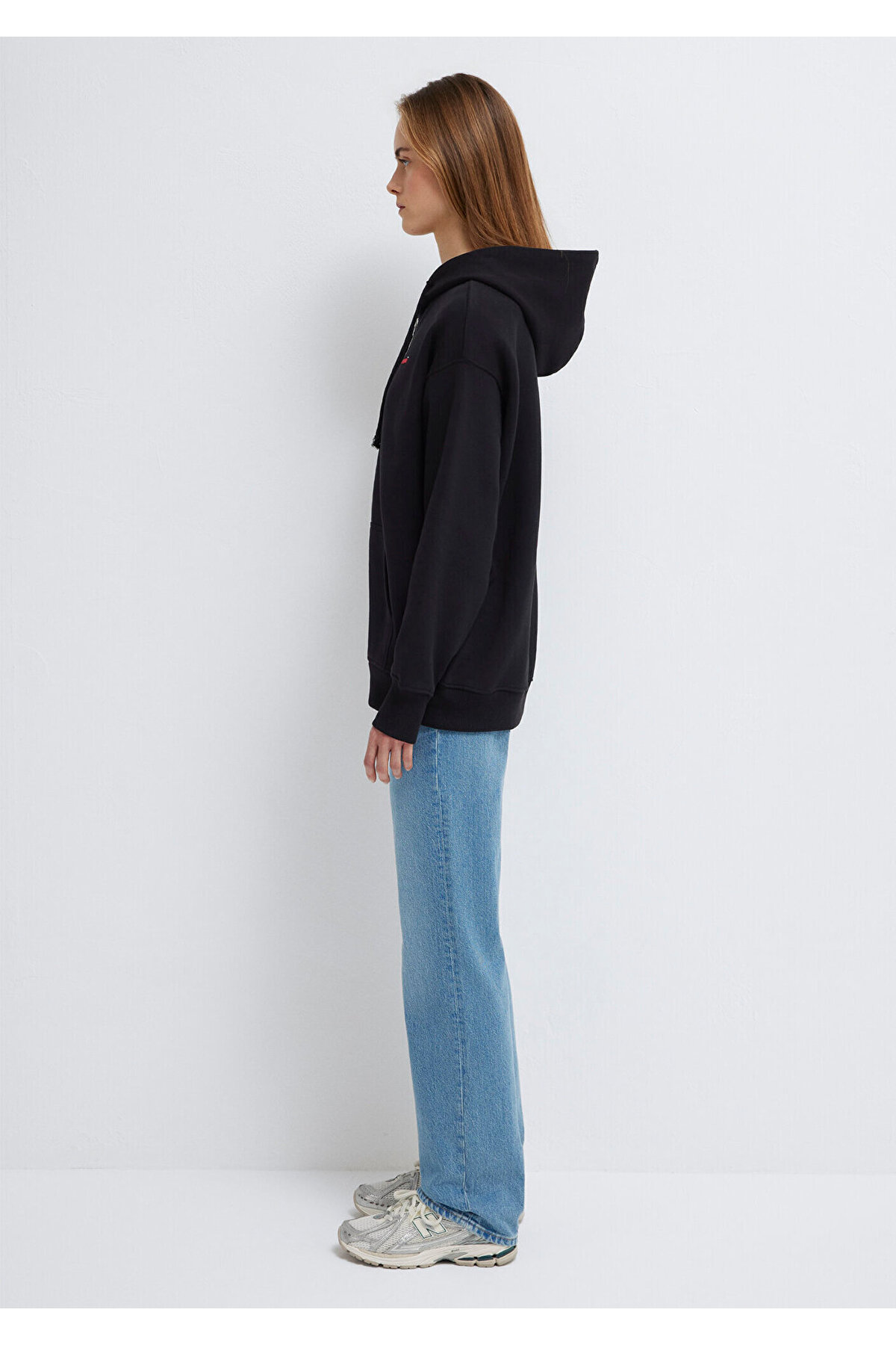 Mavi Logo Baskılı Kapüşonlu Siyah Sweatshirt 1S10531-900 görsel 5
