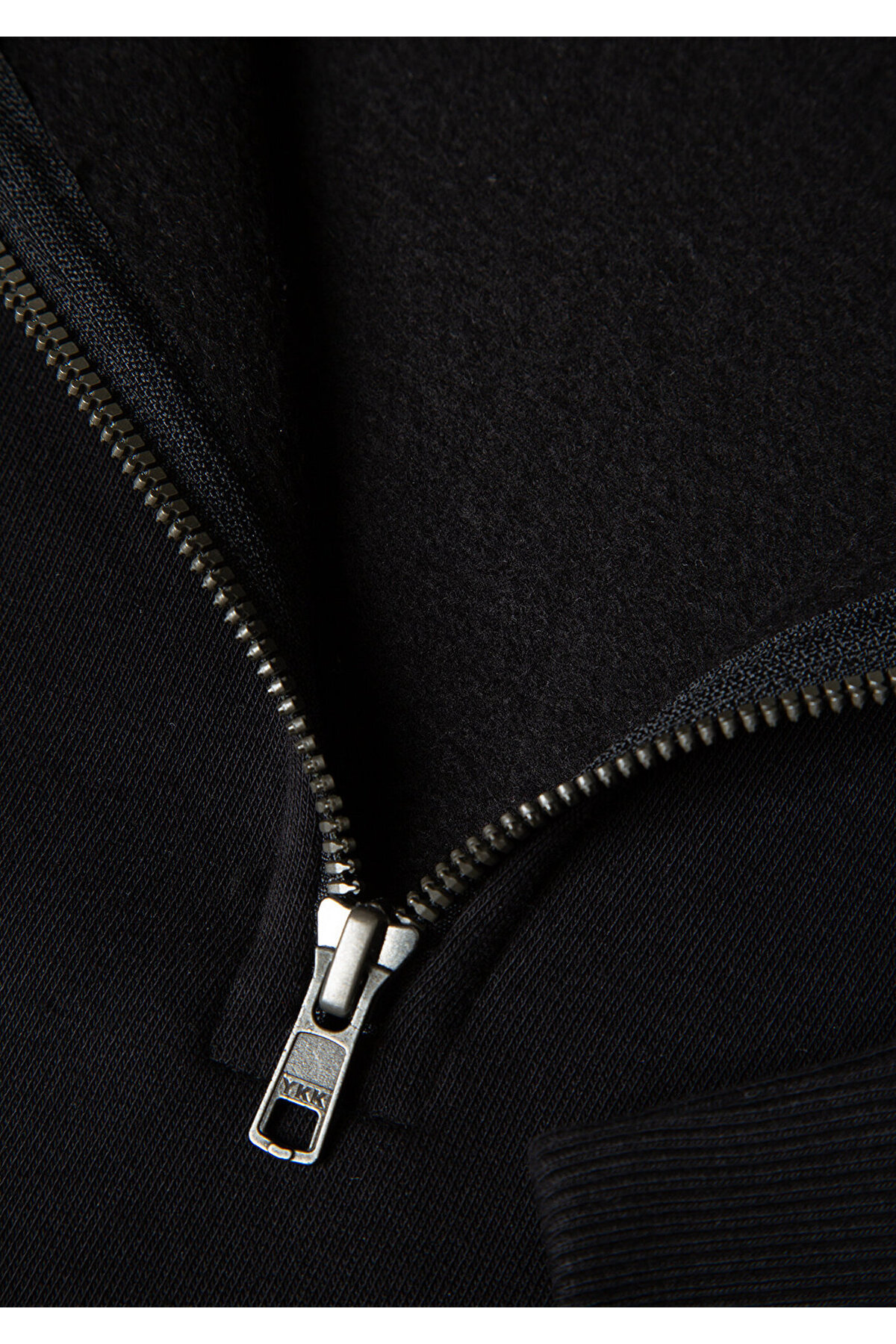 Mavi Logo Baskılı Yarı Fermuarlı Siyah Sweatshirt 0S10208-900 görsel 6