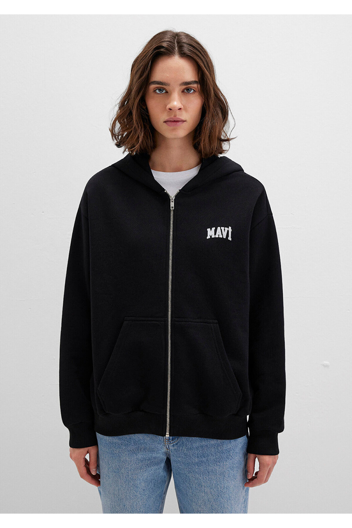 Mavi Logo Baskılı Kapüşonlu Fermuarlı Siyah Sweatshirt 1S10178-900 görsel 4
