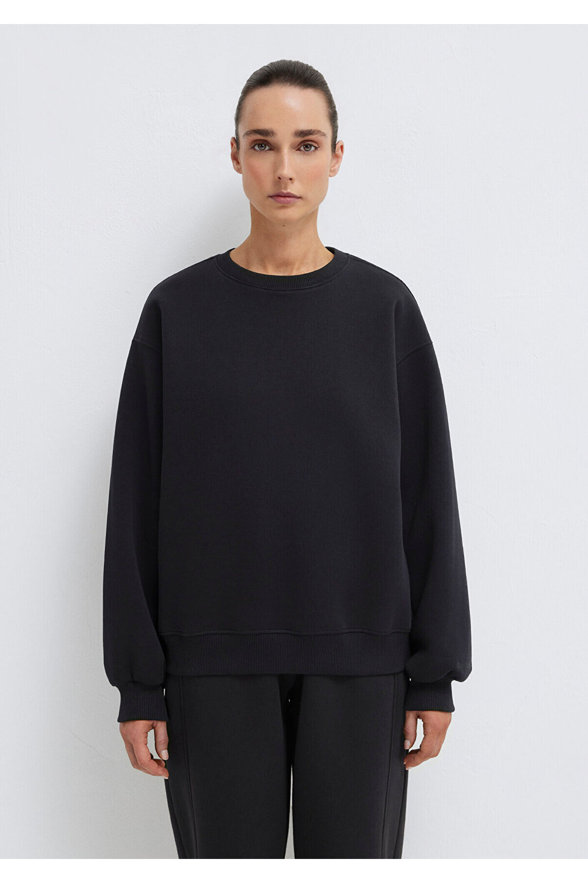 Mavi Bisiklet Yaka Siyah Basic Sweatshirt 1610198-900 görsel 4