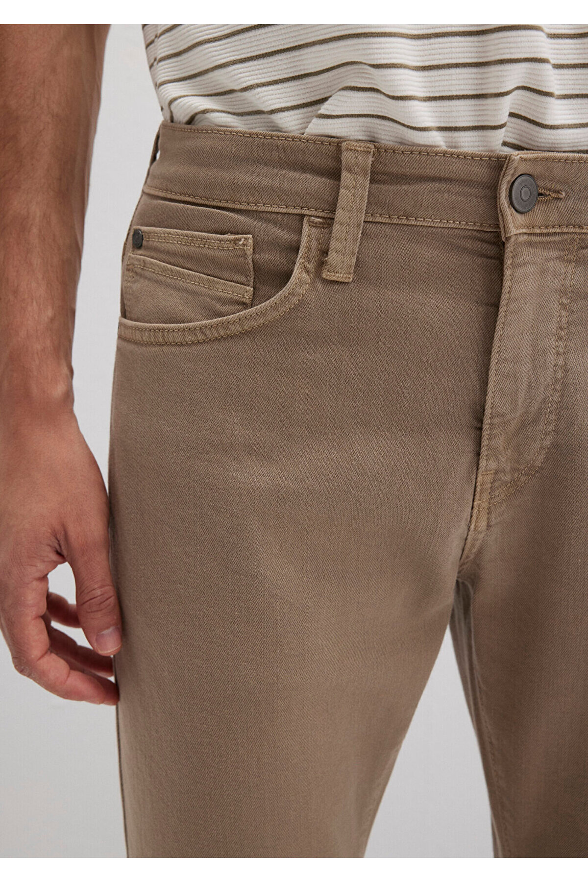 Mavi Jake Koyu Bej Comfort Gabardin Pantolon 0042286571 görsel 6
