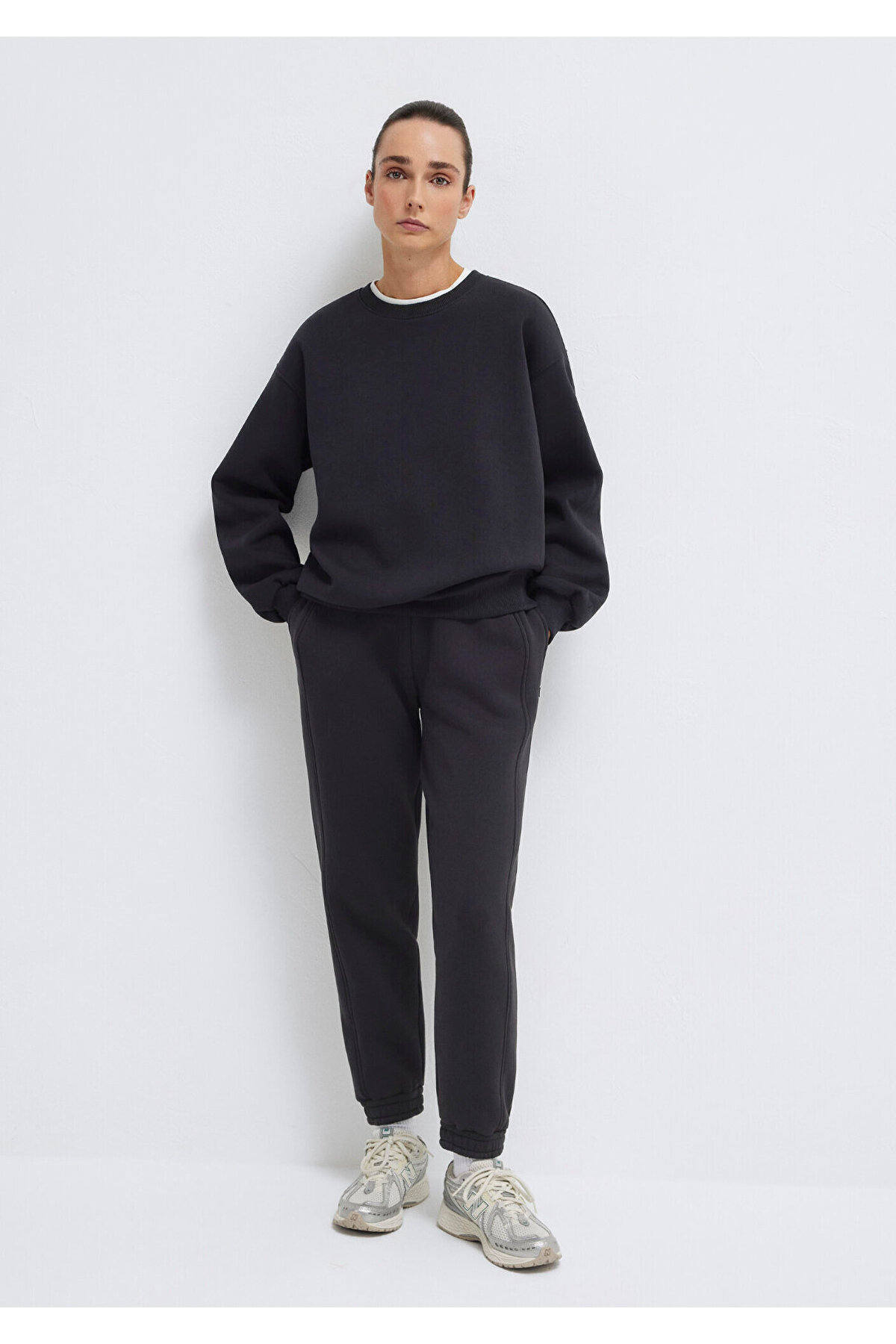 Mavi Bisiklet Yaka Siyah Basic Sweatshirt 1610198-900 görsel 3