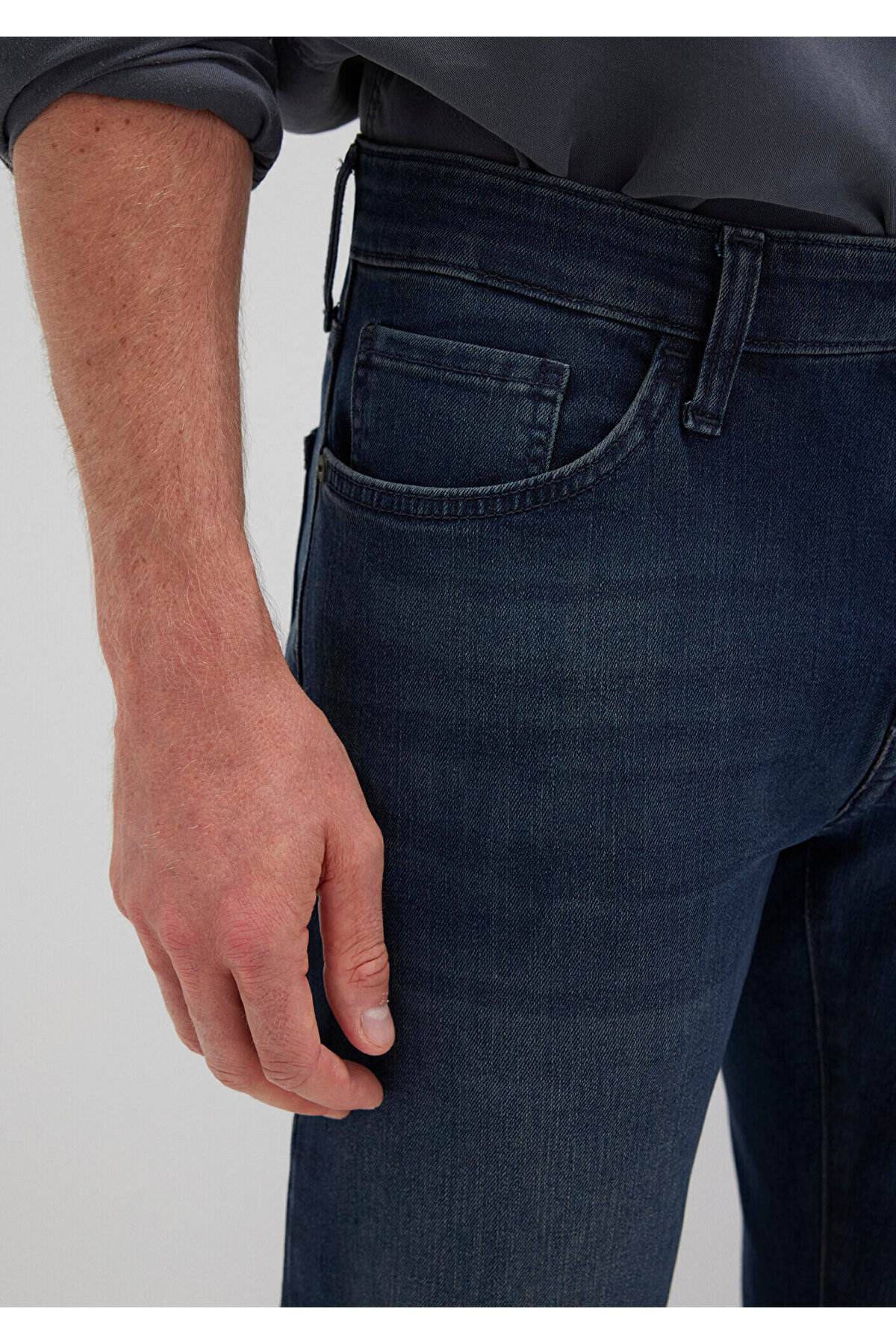 Mavi Jake Koyu Comfort Jean Pantolon 8842229786 görsel 6