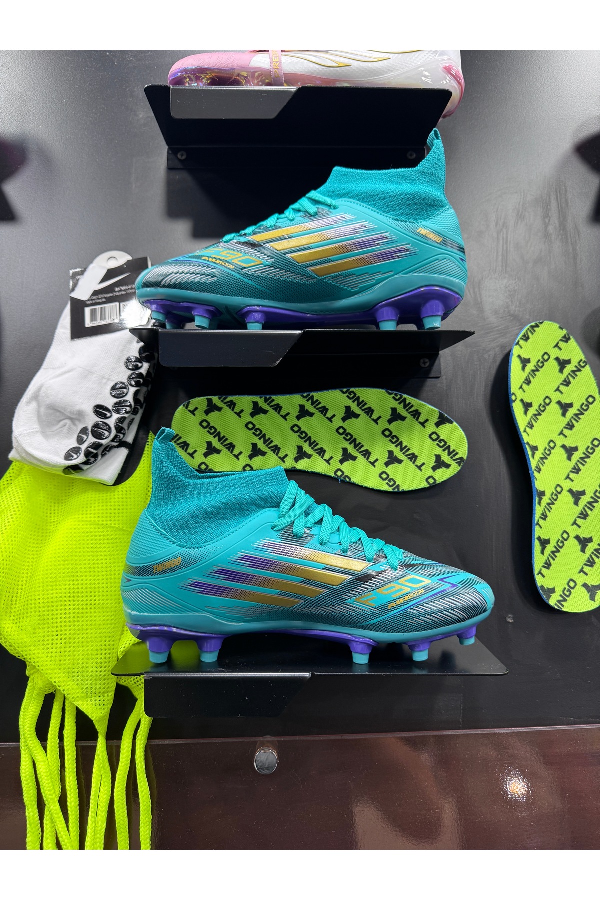 Krampon odası F90 Profesyonel Futbol Kramponu görsel 5