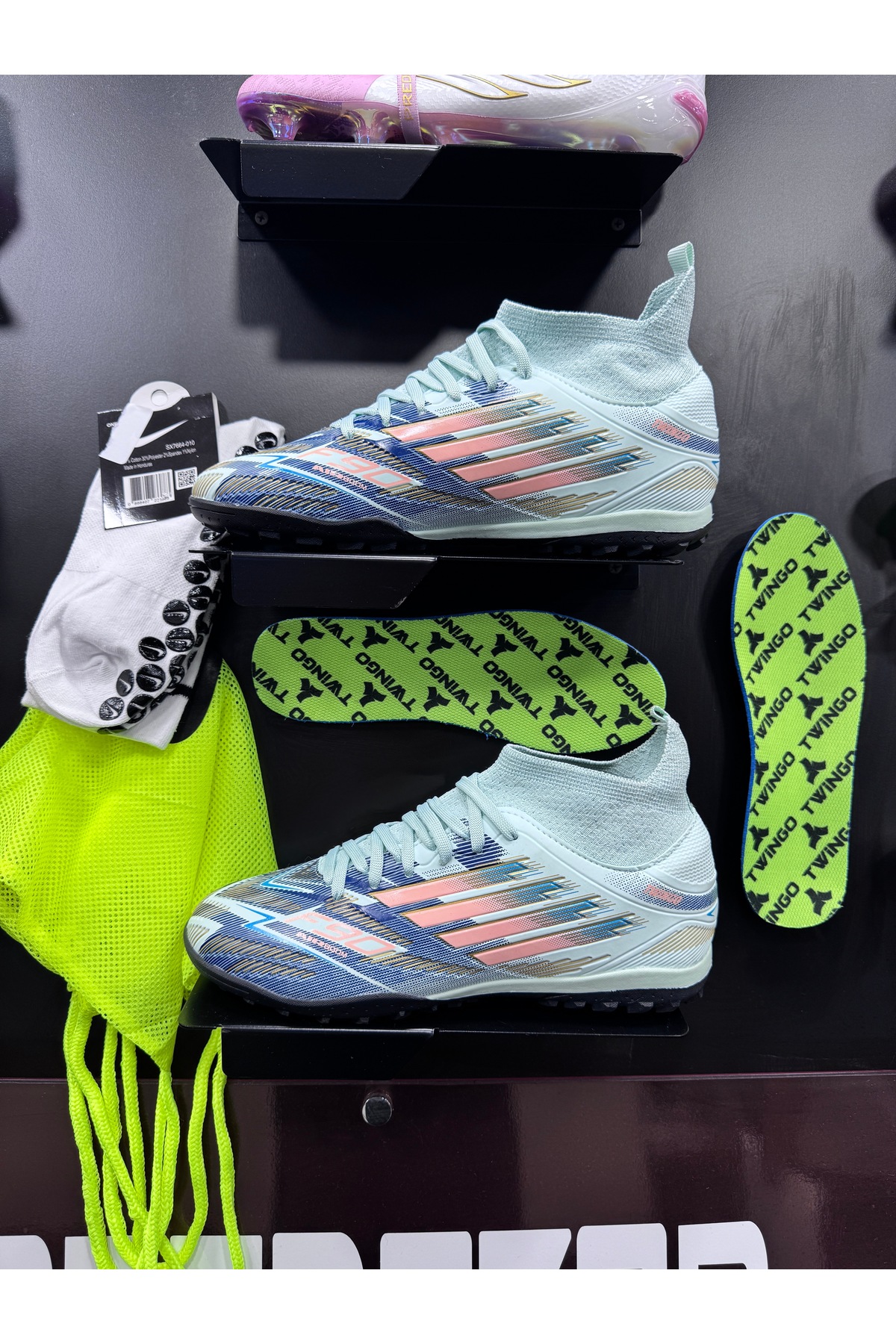 Krampon odası F90 Profesyonel Futbol Kramponu görsel 2