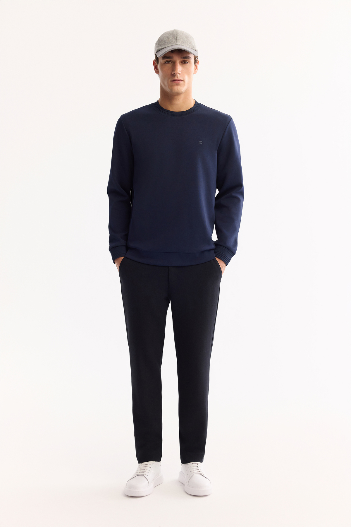 Avva Erkek Lacivert Bisiklet Yaka Pamuklu Bi-Stretch Regular Fit Sweatshirt A52Y1271 görsel 5