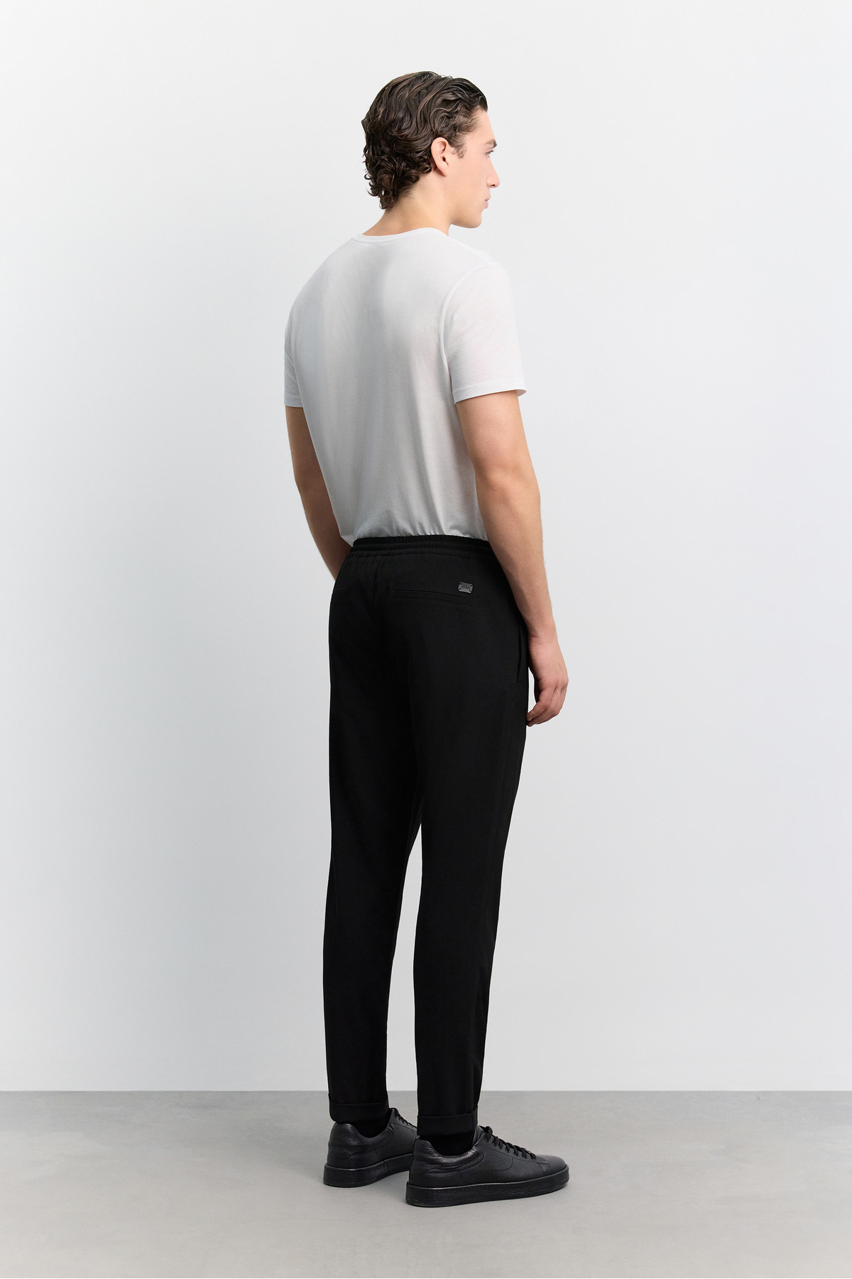 Avva Erkek Siyah Beli Lastikli Bağcıklı Duble Paça Jogger Relaxed Fit Pantolon E003000 görsel 4