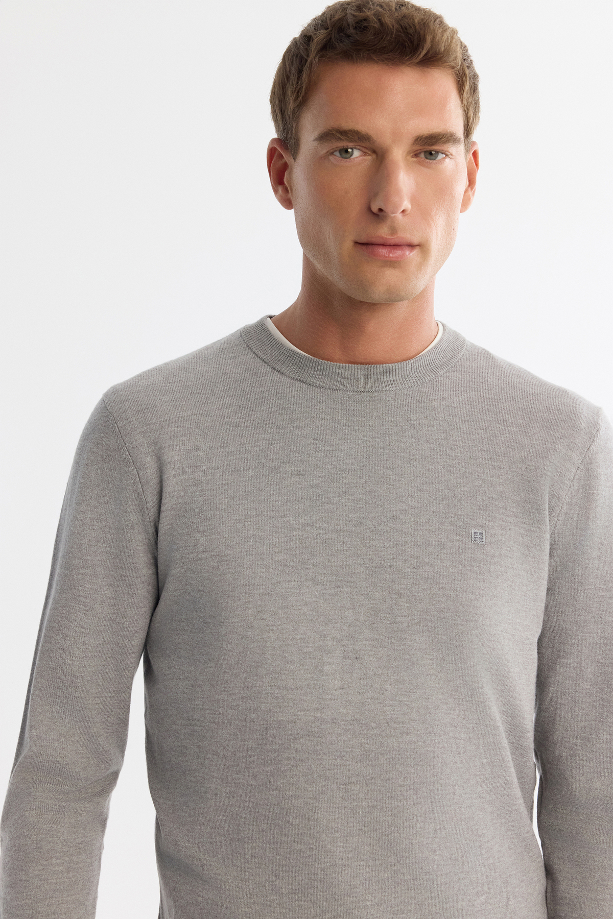 Avva Erkek Gri Viskon Bisiklet Yaka Triko Regular Fit Kazak B005132 görsel 2