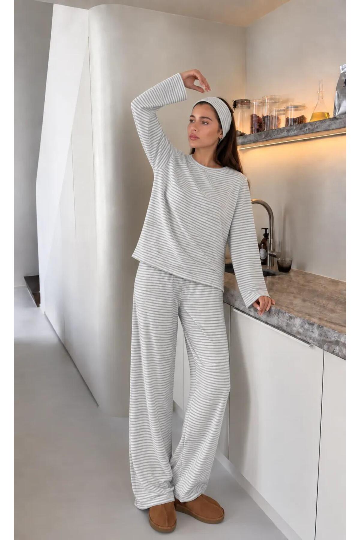 ÖZ PAMUK Kadın Uzun Kollu Desenli Raporlu Kumaş SOFT Pijama Takımı, Rahat Kesim Bisiklet Yaka Alt Üst Takım