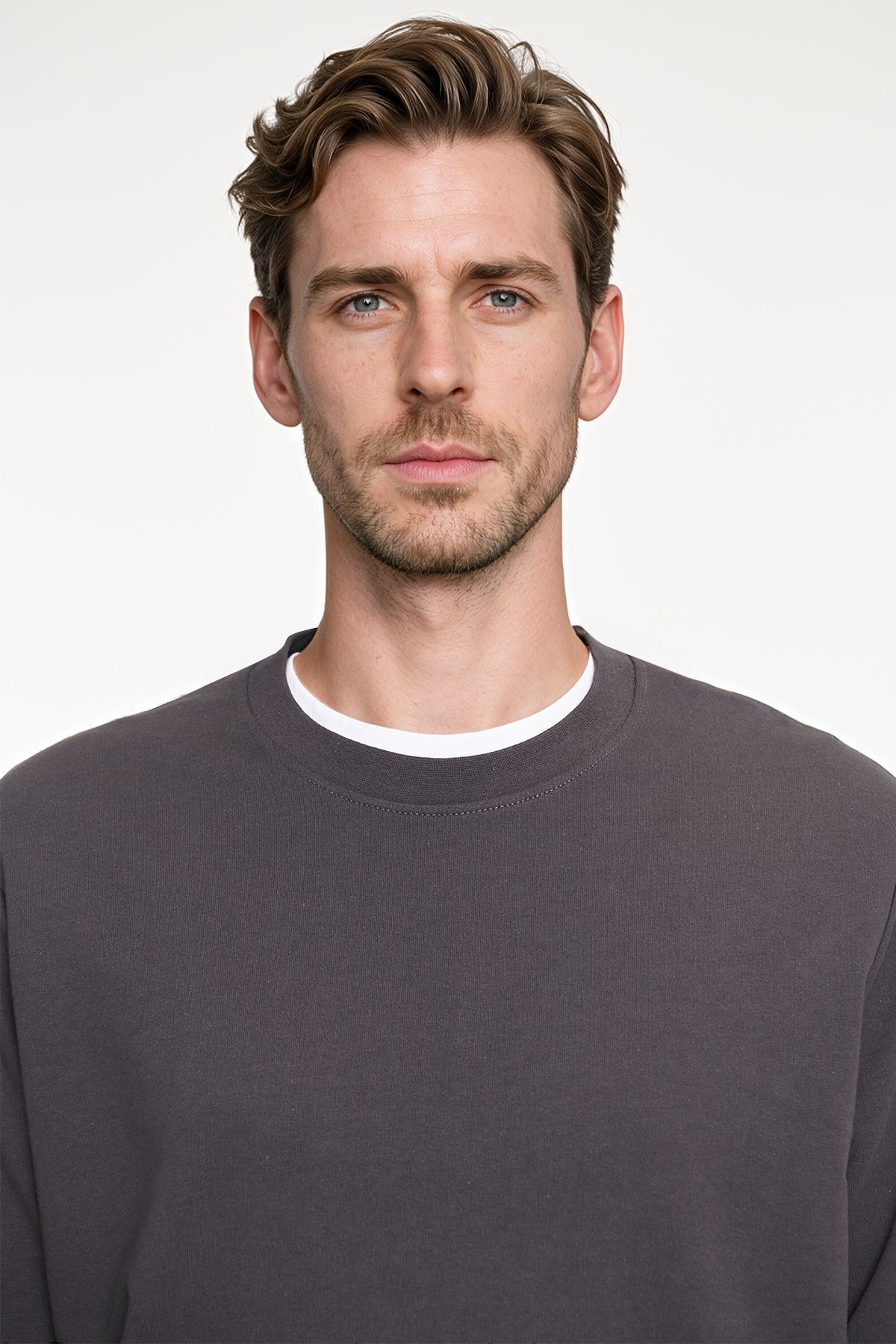 AC&Co / Altınyıldız Classics Erkek Füme Pamuklu Standart Fit Normal Kesim 2 İplik Bisiklet Yaka Sweatshirt görsel 4