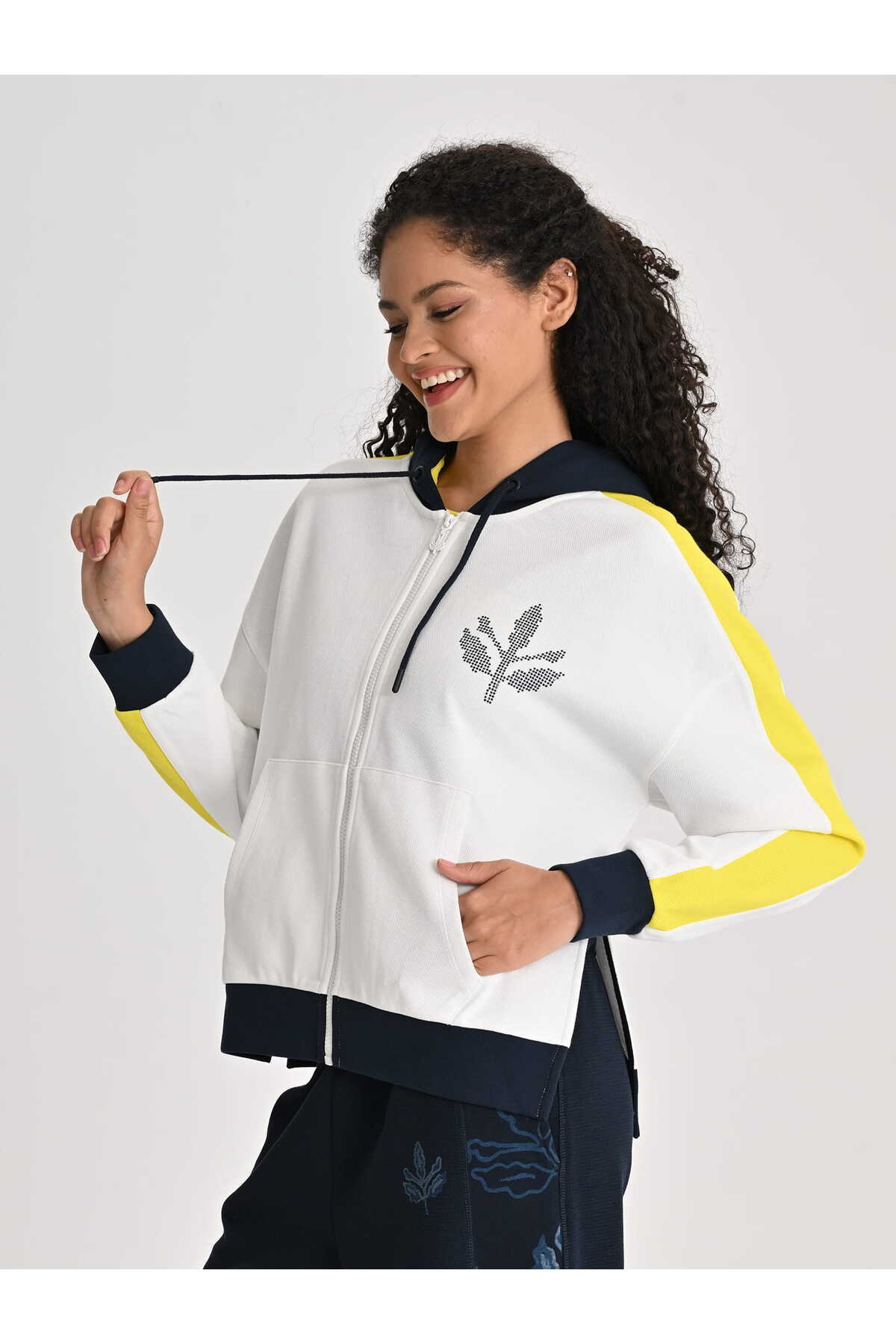 Fenerbahçe Ekru Tribün Palamutlu Kadın Oversize Sweatshirt görsel 3