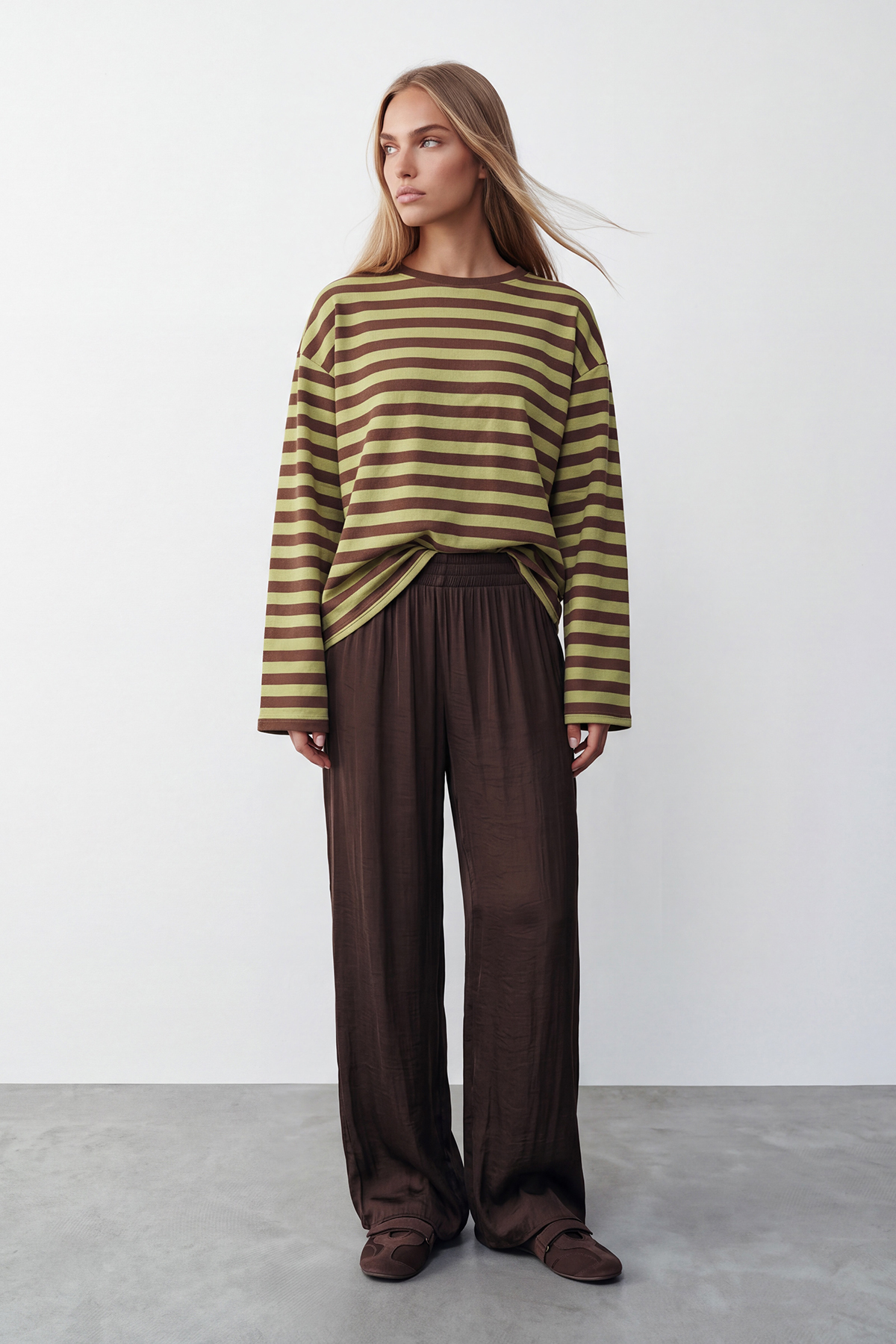 Trend Alaçatı Stili Kadın Kahve Ribana Bisiklet Yakalı Çizgili Oversize Sweatshirt Alc-X15870 görsel 3