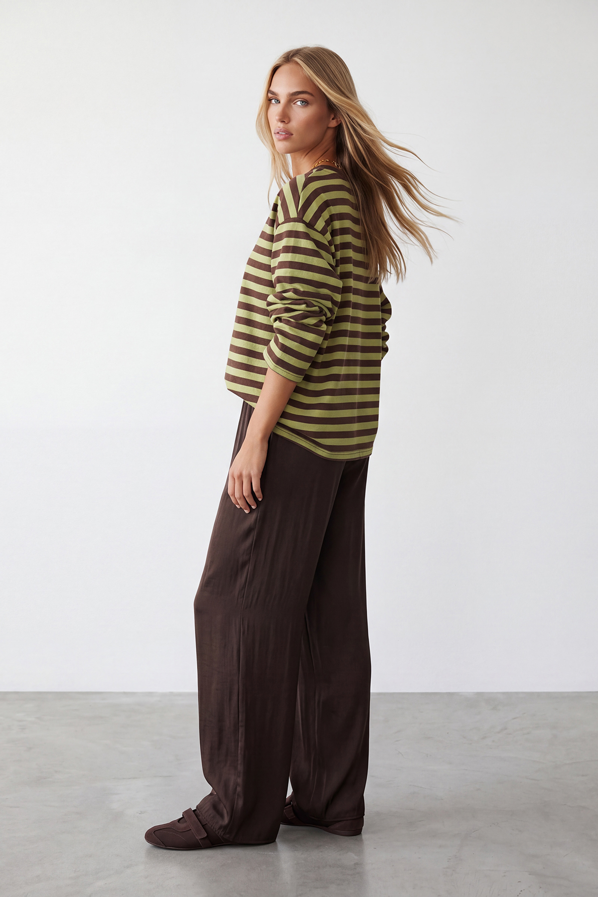 Trend Alaçatı Stili Kadın Kahve Ribana Bisiklet Yakalı Çizgili Oversize Sweatshirt Alc-X15870 görsel 4
