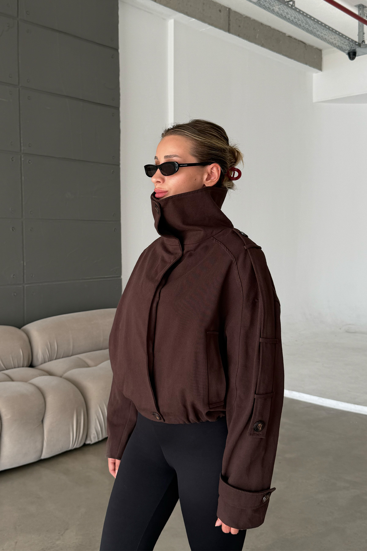 MANMARK Kadın Yüksek Yaka Kol Apolet Detaylı Gabardin Kumaş Oversize Trençkot Ceket görsel 2