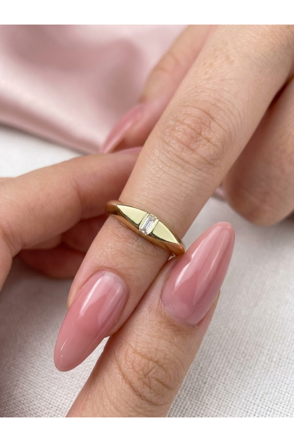 EKİDORA Signet Model Gömme Zirkon Taşlı Gold Kadın Yüzük Ayarlanabilir Çelik Görünümlü Şık Takı görsel 2
