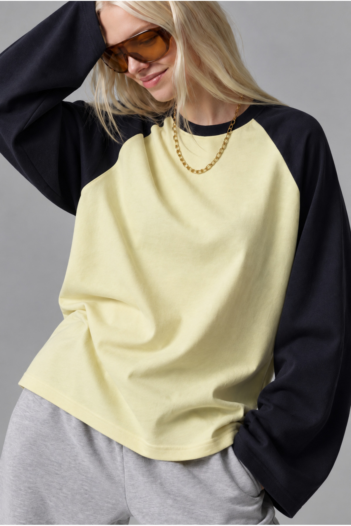 CrepTekstil Kadın Çift Renkli Reglan Kollu Bisiklet Yaka Uzun Kollu Oversize Sweatshirt 3iplik Şardonsuz- Sarı Lacivert görsel 2