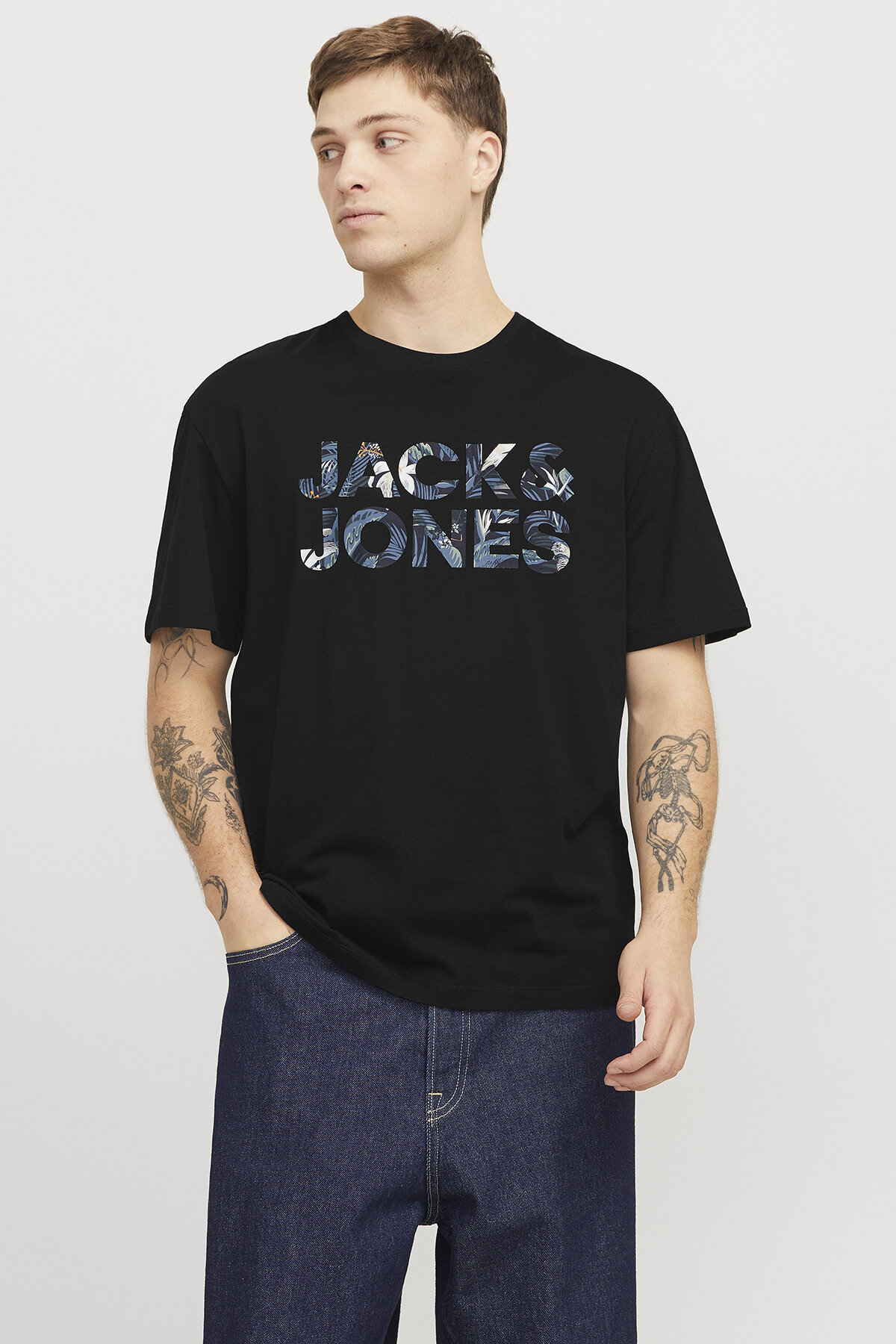 تی‌شرت مردانه مشکی طرح لوگو Jjebryan Corp با یقه هفت و کد 12268127 - مشکی جک اند جونز تی شرت Jack & Jones