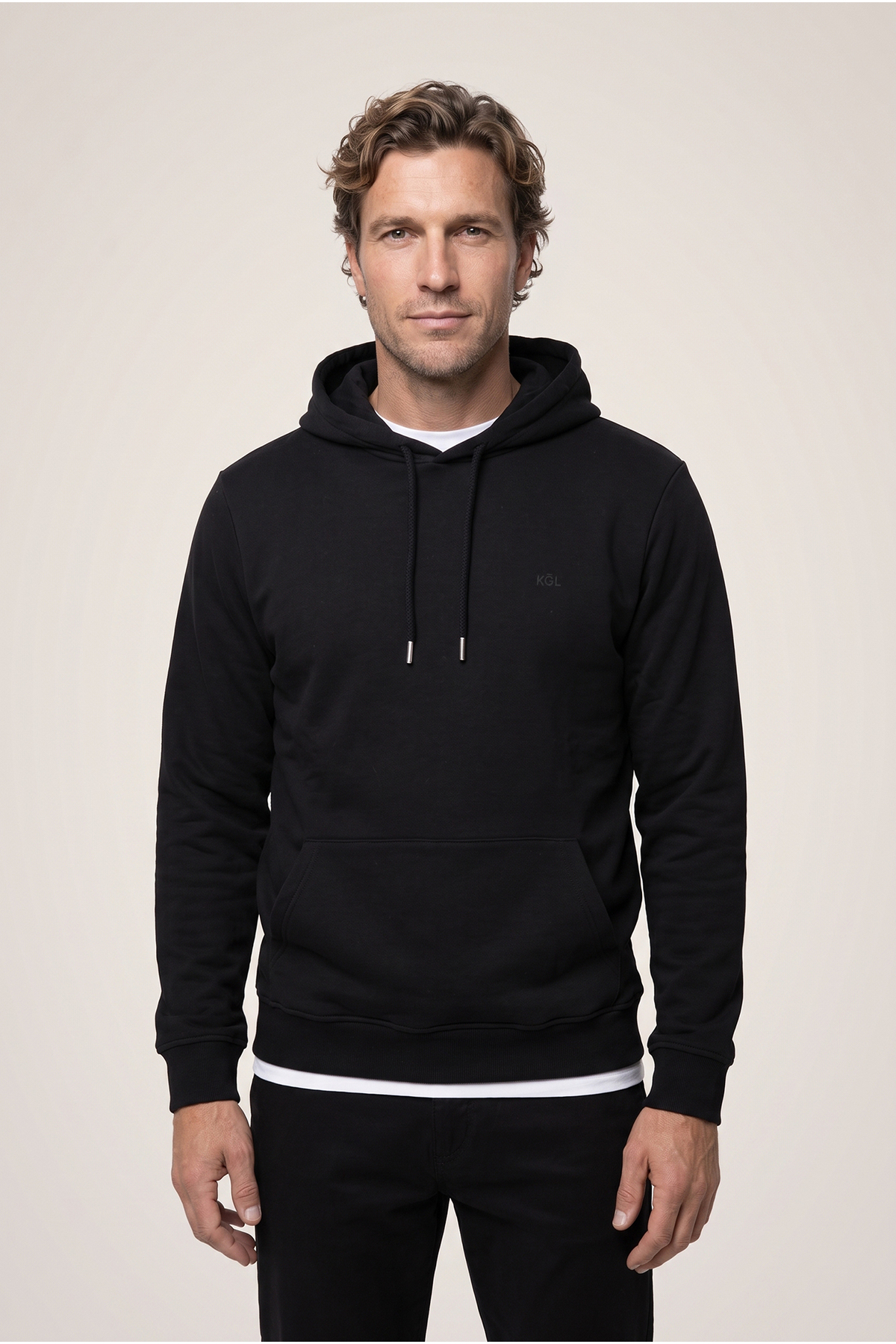 Kapüşonlu Cepli Regular Fit Şardonlu Sıcak Tutan Pamuklu Basic Sweatshirt — مشکی KY26C00000022 — تصویر 2 از 6