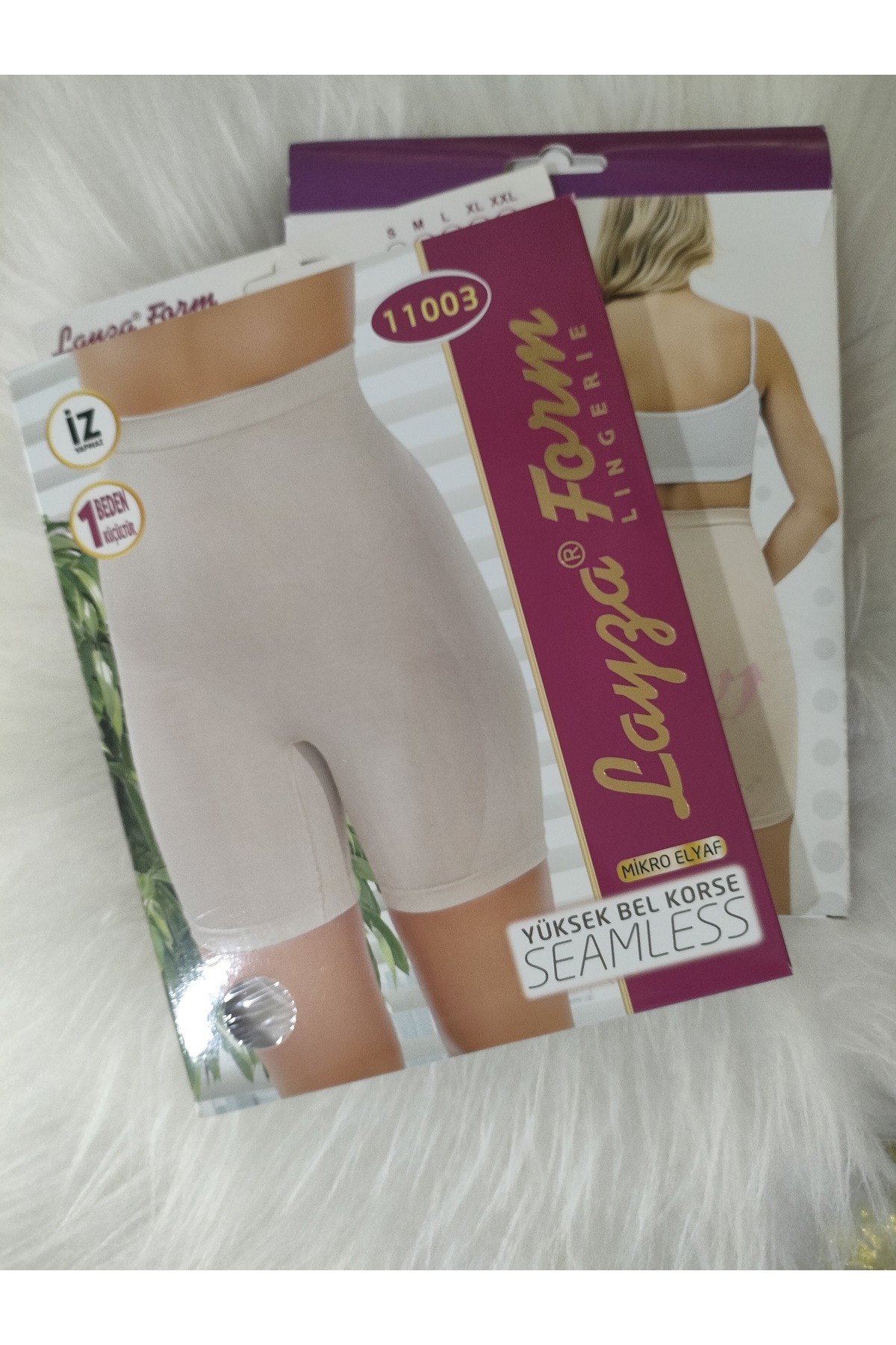 Lillie Layza form bel korse detay